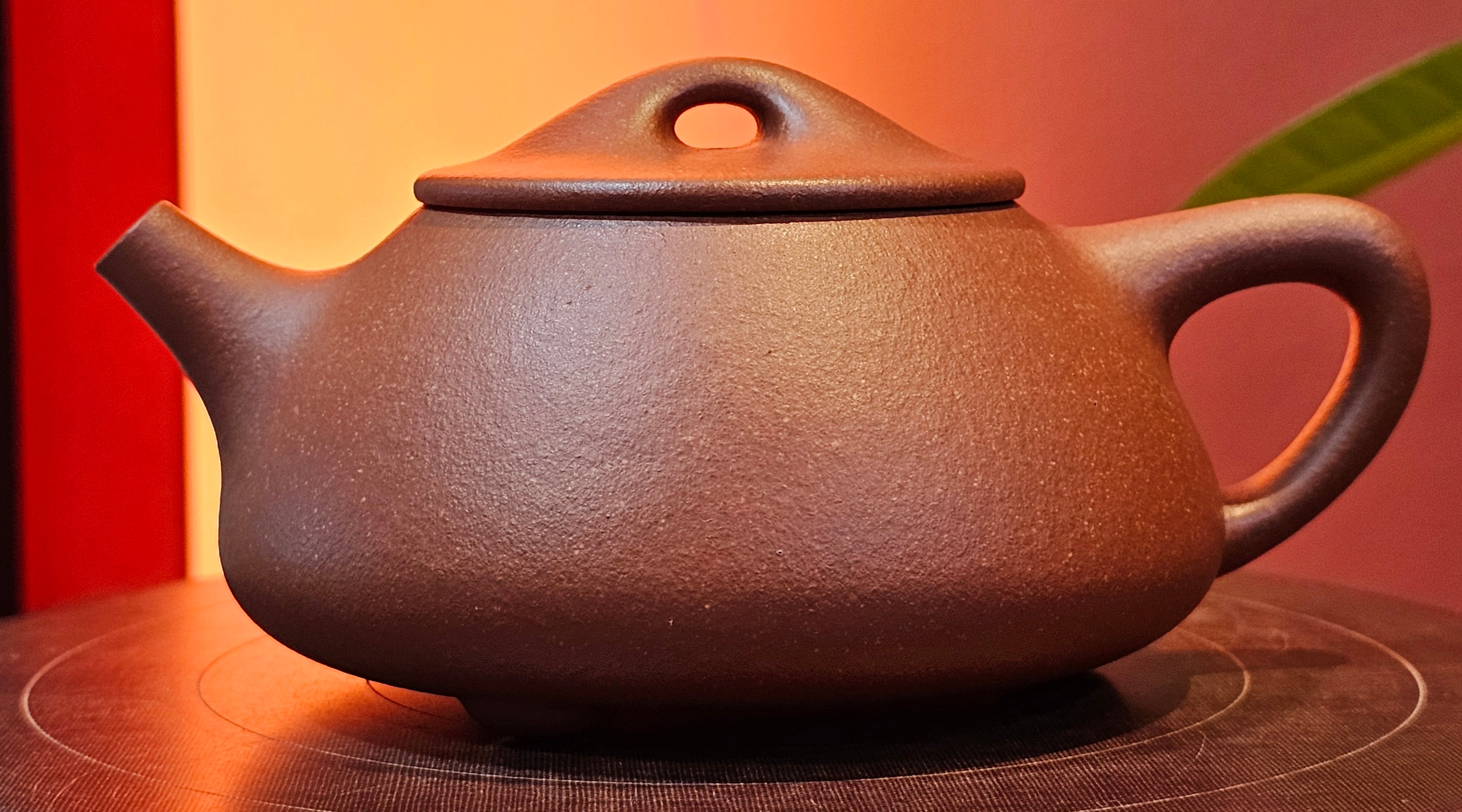 Jing Zhou Shi Piao 景舟石瓢, 239.8ml, Hong Jiang Po Ni 红降坡泥, by Craftsman Chen Gui Zhi 陈桂枝。(Red JiangPoNi is rarer than Yellow JiangPoNi, XiaoMeiYao ZhuNi & ZhaoZhuang ZhuNi) ~!Congratulations to Ms K.C.! 1549hrs 30th August 2025, Ontario, Canada🇨🇦!