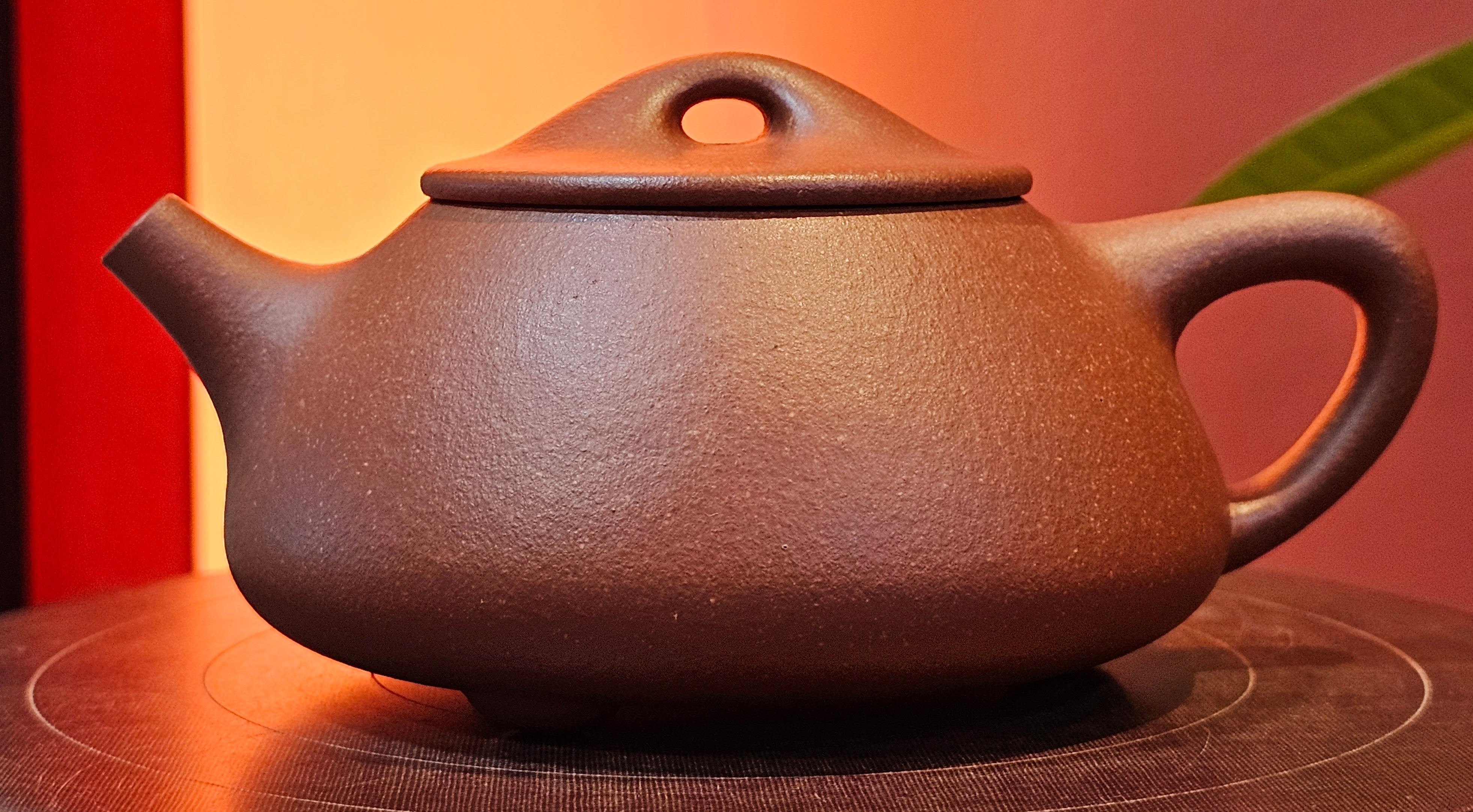 Jing Zhou Shi Piao 景舟石瓢, 239.8ml, Hong Jiang Po Ni 红降坡泥, by Craftsman Chen Gui Zhi 陈桂枝。(Red JiangPoNi is rarer than Yellow JiangPoNi, XiaoMeiYao ZhuNi & ZhaoZhuang ZhuNi) ~!Congratulations to Ms K.C.! 1549hrs 30th August 2025, Ontario, Canada🇨🇦!