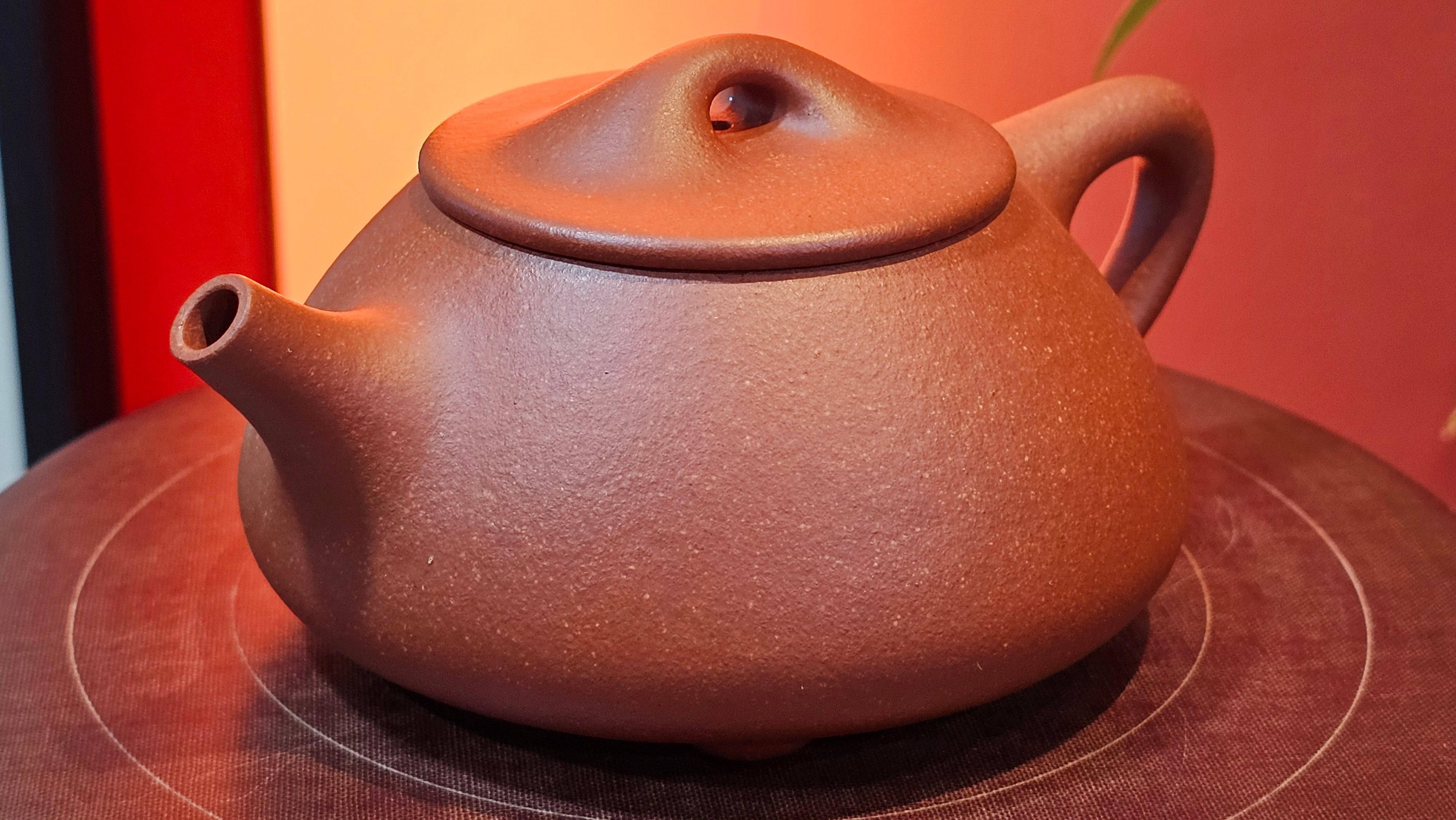 Jing Zhou Shi Piao 景舟石瓢, 239.8ml, Hong Jiang Po Ni 红降坡泥, by Craftsman Chen Gui Zhi 陈桂枝。(Red JiangPoNi is rarer than Yellow JiangPoNi, XiaoMeiYao ZhuNi & ZhaoZhuang ZhuNi) ~!Congratulations to Ms K.C.! 1549hrs 30th August 2025, Ontario, Canada🇨🇦!