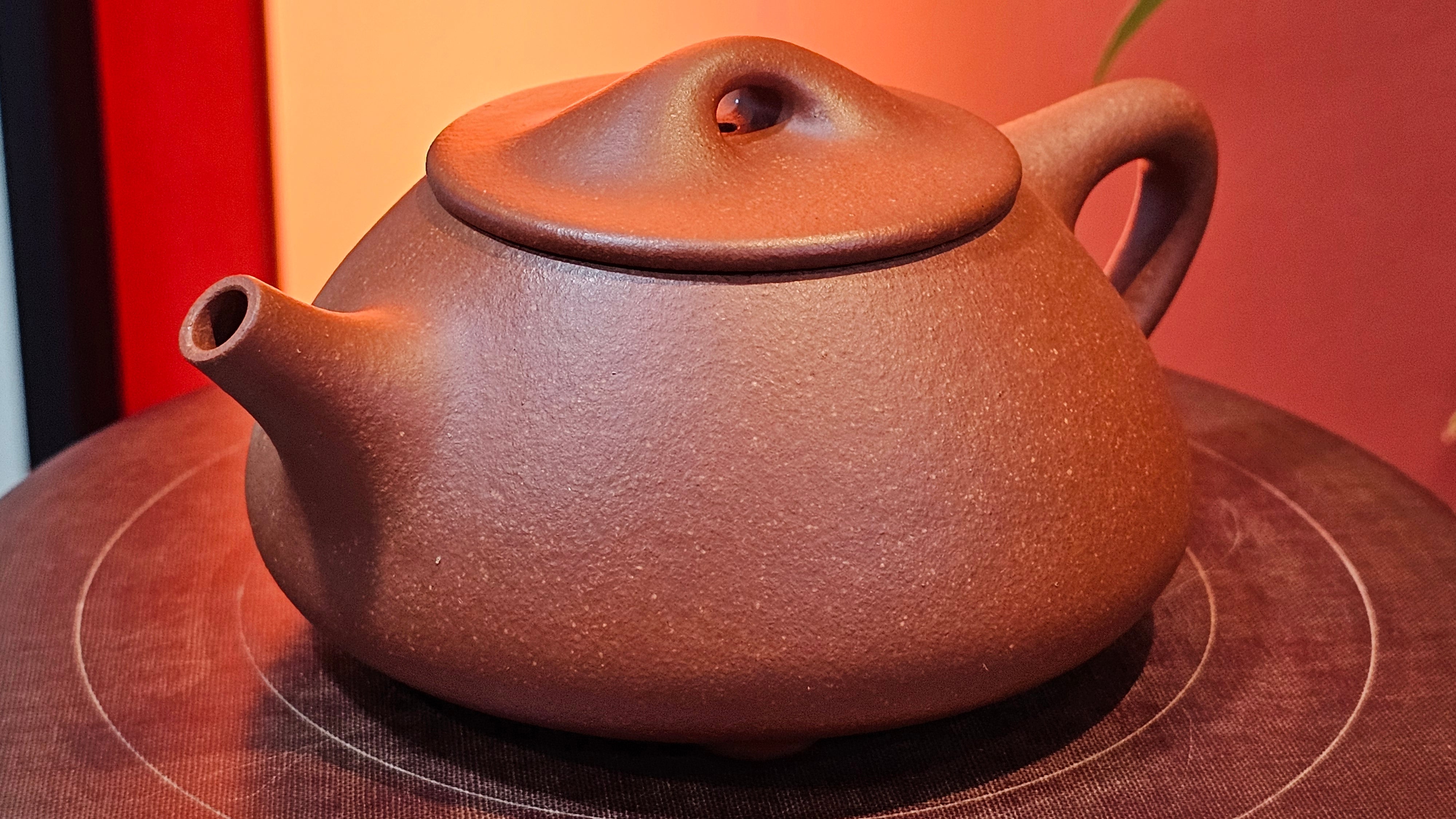 Jing Zhou Shi Piao 景舟石瓢, 239.8ml, Hong Jiang Po Ni 红降坡泥, by Craftsman Chen Gui Zhi 陈桂枝。(Red JiangPoNi is rarer than Yellow JiangPoNi, XiaoMeiYao ZhuNi & ZhaoZhuang ZhuNi) ~!Congratulations to Ms K.C.! 1549hrs 30th August 2025, Ontario, Canada🇨🇦!