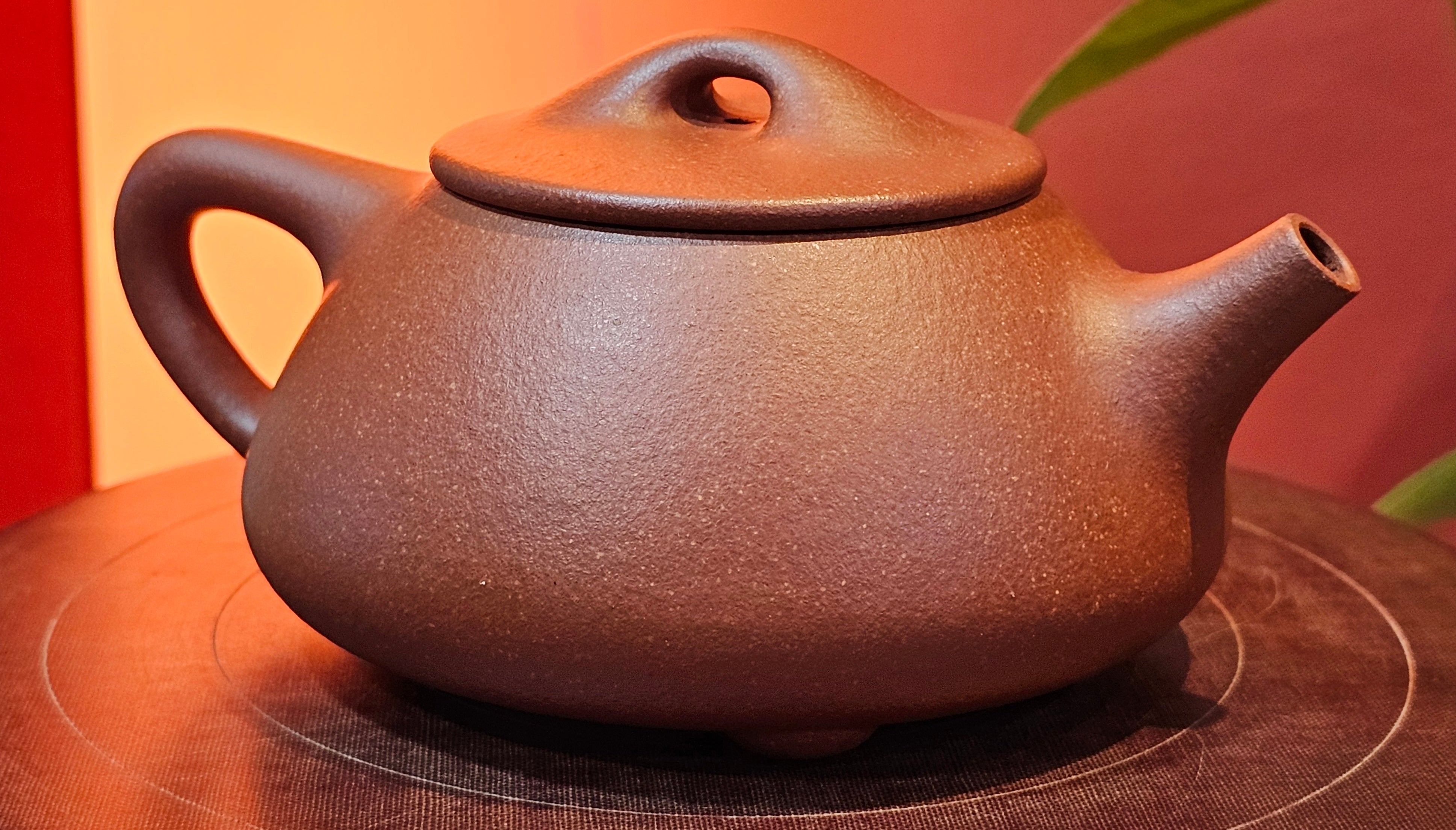 Jing Zhou Shi Piao 景舟石瓢, 239.8ml, Hong Jiang Po Ni 红降坡泥, by Craftsman Chen Gui Zhi 陈桂枝。(Red JiangPoNi is rarer than Yellow JiangPoNi, XiaoMeiYao ZhuNi & ZhaoZhuang ZhuNi) ~!Congratulations to Ms K.C.! 1549hrs 30th August 2025, Ontario, Canada🇨🇦!