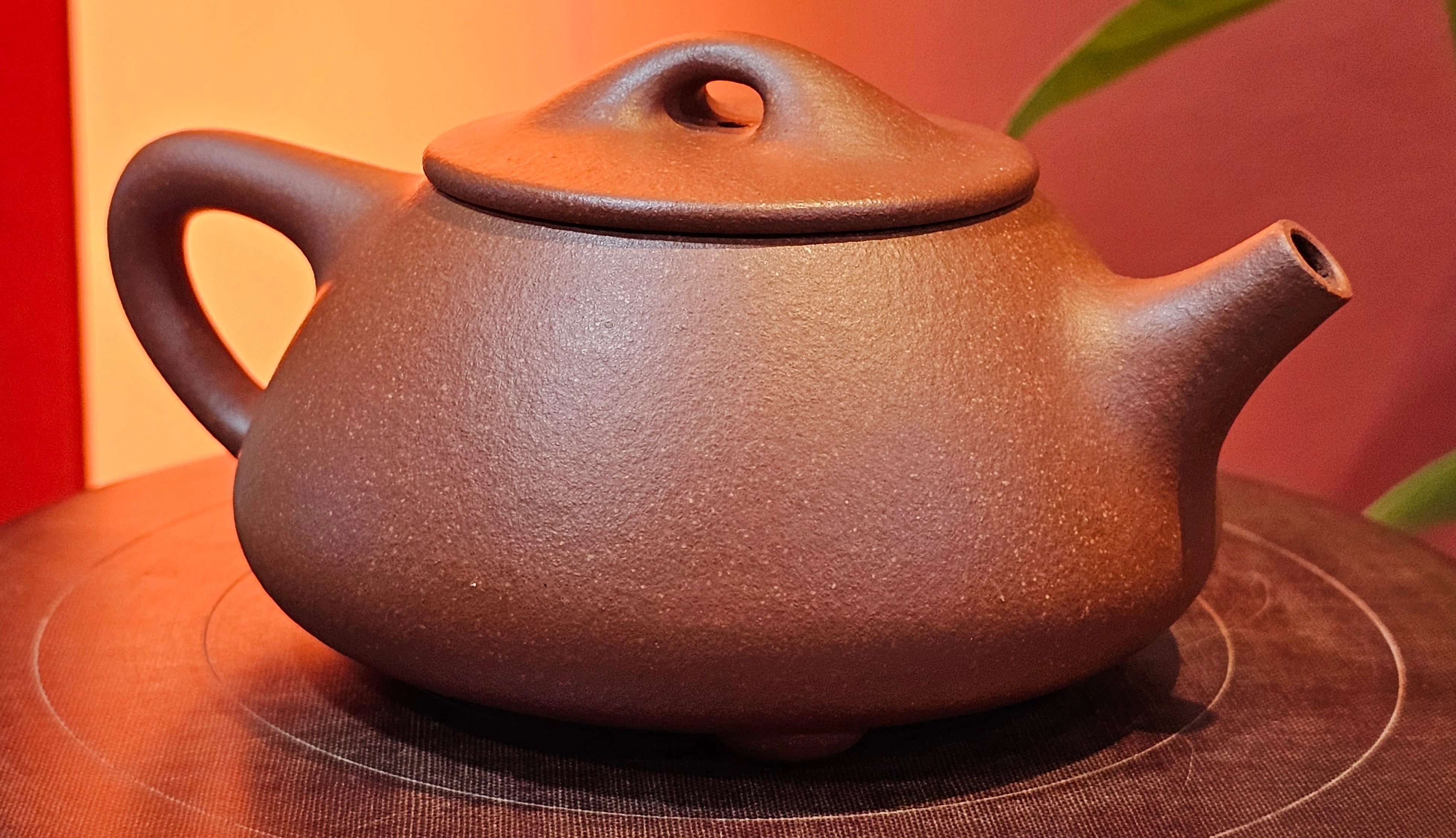 Jing Zhou Shi Piao 景舟石瓢, 239.8ml, Hong Jiang Po Ni 红降坡泥, by Craftsman Chen Gui Zhi 陈桂枝。(Red JiangPoNi is rarer than Yellow JiangPoNi, XiaoMeiYao ZhuNi & ZhaoZhuang ZhuNi) ~!Congratulations to Ms K.C.! 1549hrs 30th August 2025, Ontario, Canada🇨🇦!