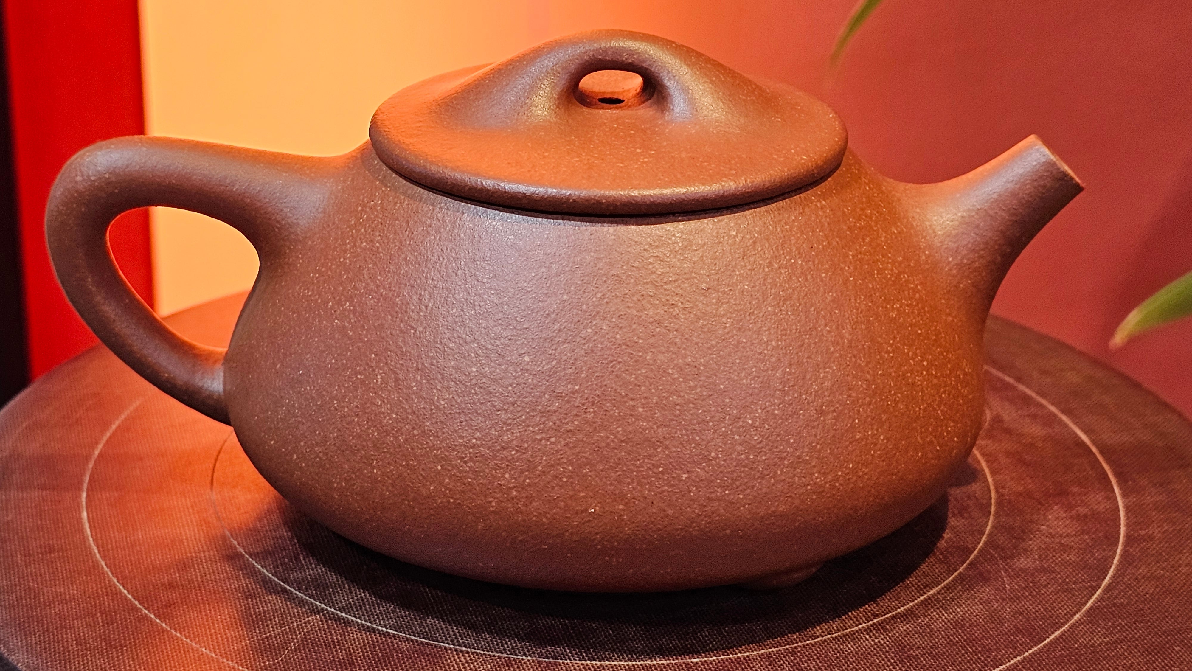 Jing Zhou Shi Piao 景舟石瓢, 239.8ml, Hong Jiang Po Ni 红降坡泥, by Craftsman Chen Gui Zhi 陈桂枝。(Red JiangPoNi is rarer than Yellow JiangPoNi, XiaoMeiYao ZhuNi & ZhaoZhuang ZhuNi) ~!Congratulations to Ms K.C.! 1549hrs 30th August 2025, Ontario, Canada🇨🇦!