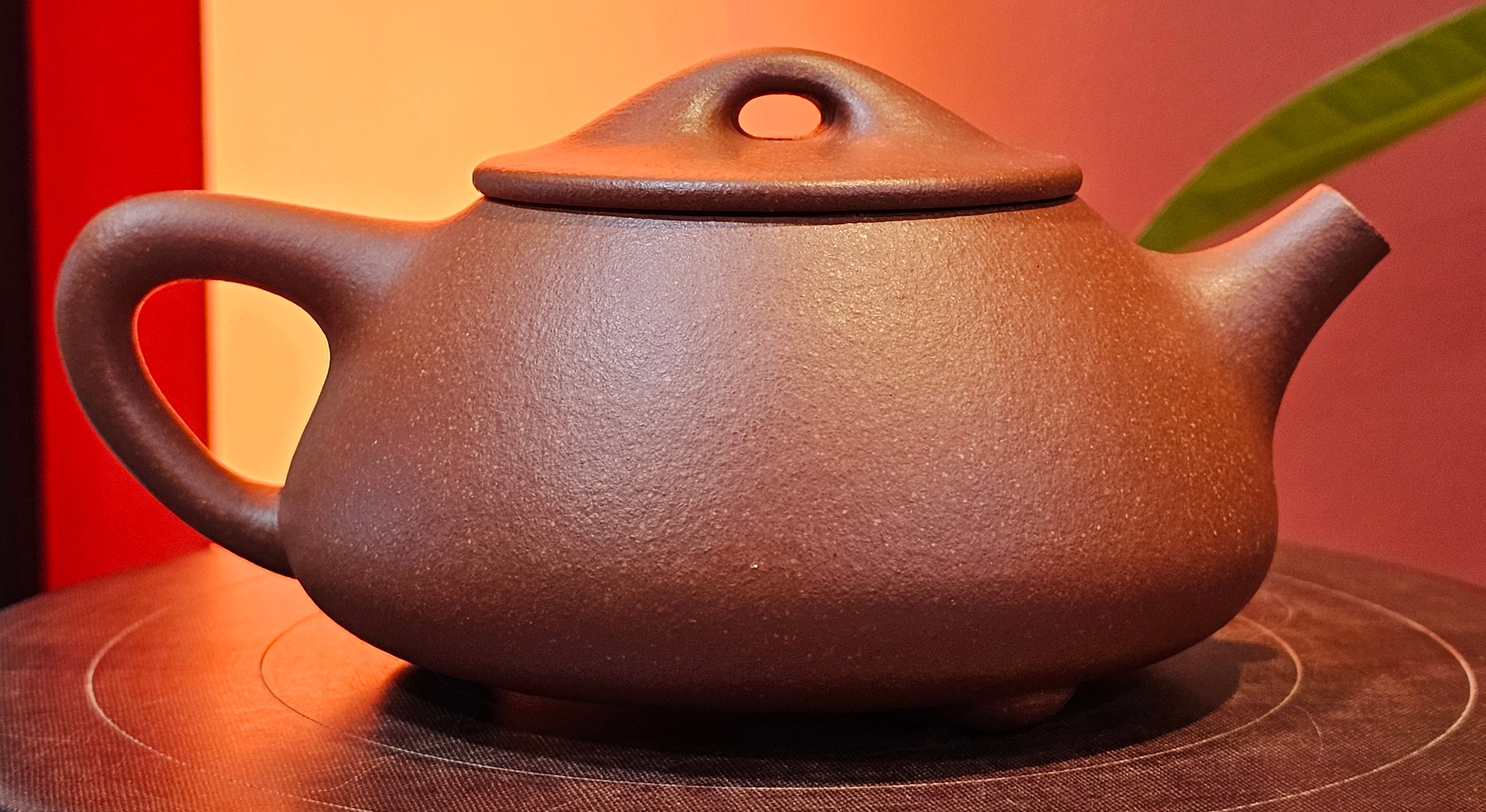 Jing Zhou Shi Piao 景舟石瓢, 239.8ml, Hong Jiang Po Ni 红降坡泥, by Craftsman Chen Gui Zhi 陈桂枝。(Red JiangPoNi is rarer than Yellow JiangPoNi, XiaoMeiYao ZhuNi & ZhaoZhuang ZhuNi) ~!Congratulations to Ms K.C.! 1549hrs 30th August 2025, Ontario, Canada🇨🇦!