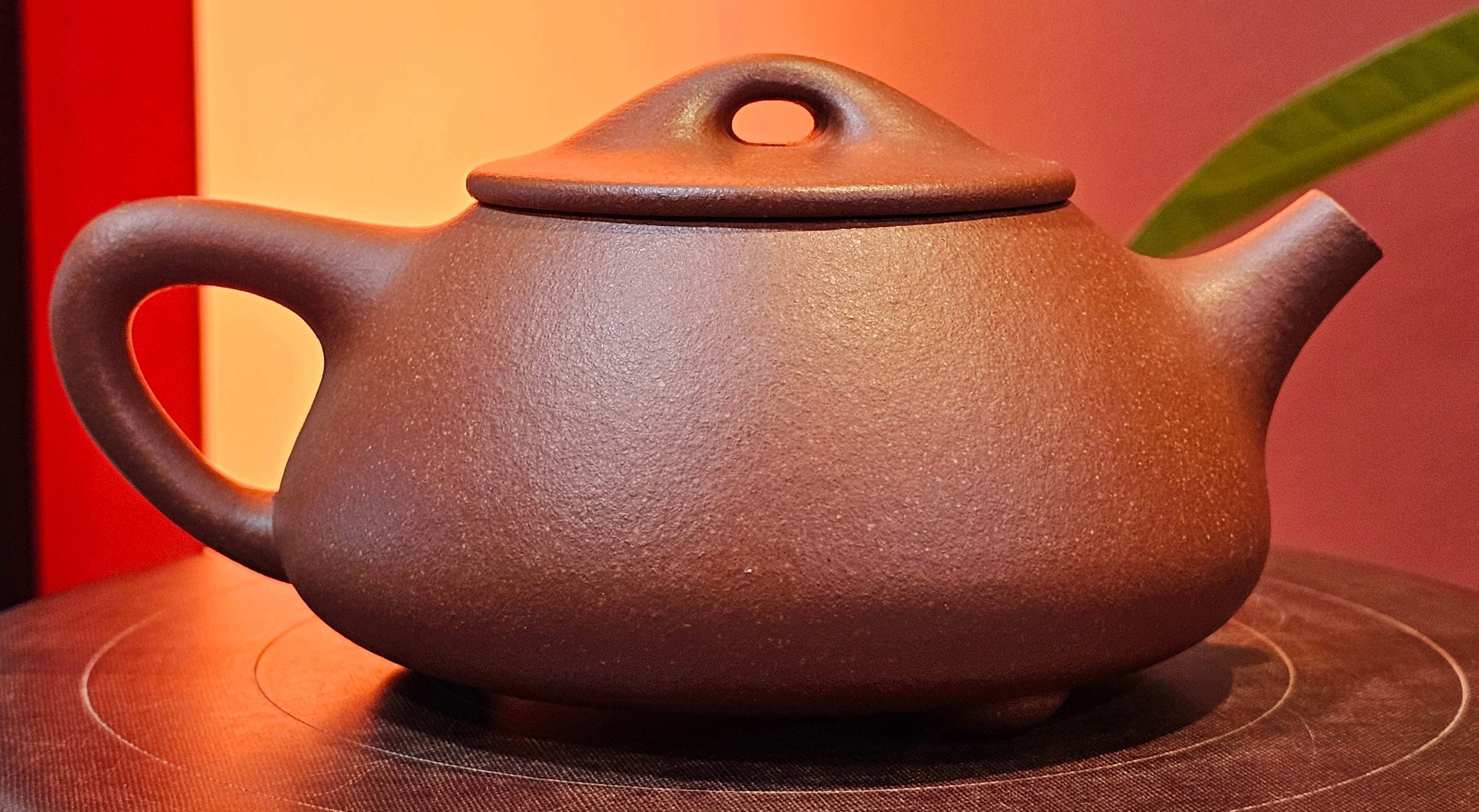 Jing Zhou Shi Piao 景舟石瓢, 239.8ml, Hong Jiang Po Ni 红降坡泥, by Craftsman Chen Gui Zhi 陈桂枝。(Red JiangPoNi is rarer than Yellow JiangPoNi, XiaoMeiYao ZhuNi & ZhaoZhuang ZhuNi) ~!Congratulations to Ms K.C.! 1549hrs 30th August 2025, Ontario, Canada🇨🇦!