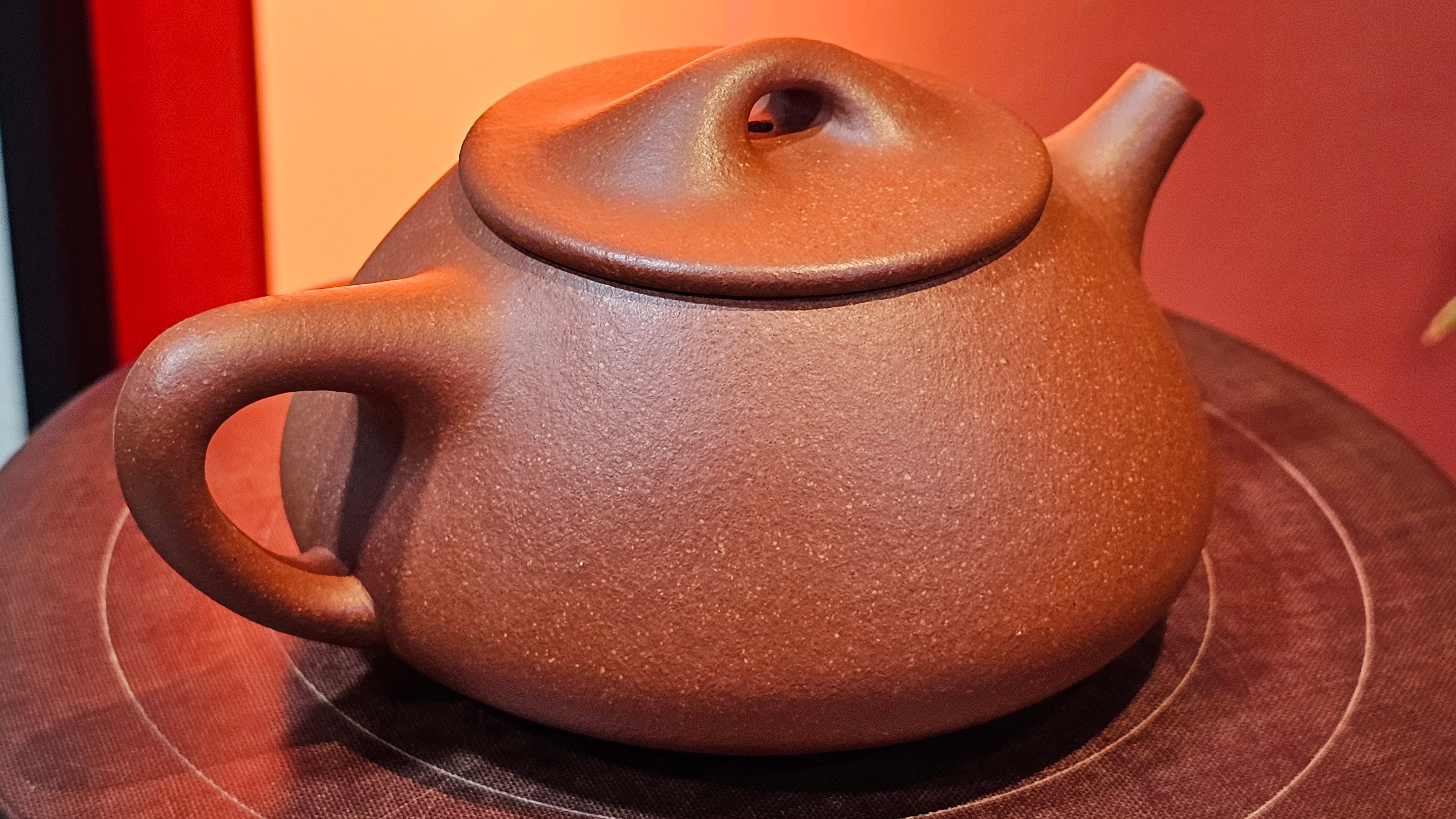 Jing Zhou Shi Piao 景舟石瓢, 239.8ml, Hong Jiang Po Ni 红降坡泥, by Craftsman Chen Gui Zhi 陈桂枝。(Red JiangPoNi is rarer than Yellow JiangPoNi, XiaoMeiYao ZhuNi & ZhaoZhuang ZhuNi) ~!Congratulations to Ms K.C.! 1549hrs 30th August 2025, Ontario, Canada🇨🇦!