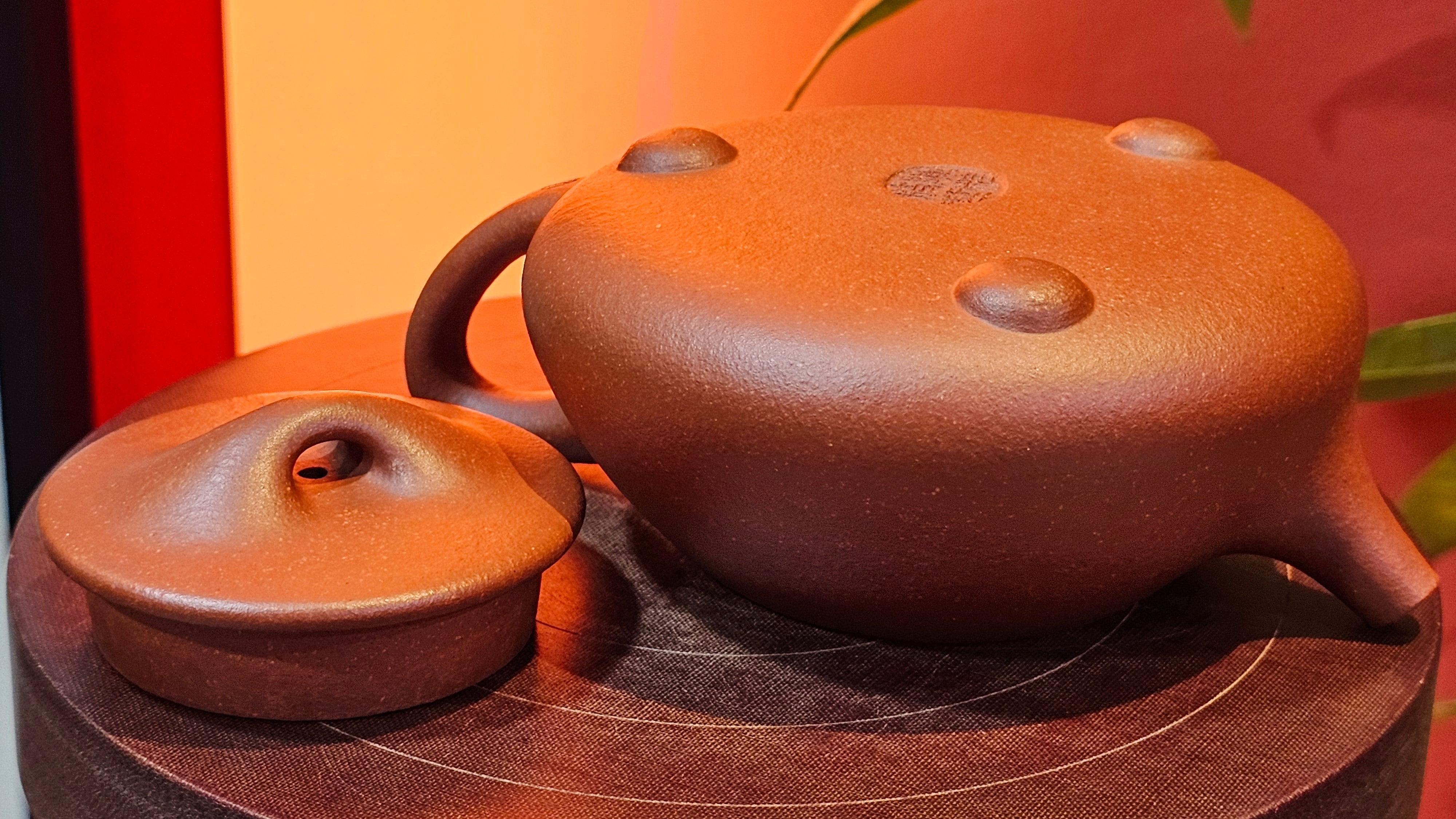 Jing Zhou Shi Piao 景舟石瓢, 239.8ml, Hong Jiang Po Ni 红降坡泥, by Craftsman Chen Gui Zhi 陈桂枝。(Red JiangPoNi is rarer than Yellow JiangPoNi, XiaoMeiYao ZhuNi & ZhaoZhuang ZhuNi) ~!Congratulations to Ms K.C.! 1549hrs 30th August 2025, Ontario, Canada🇨🇦!