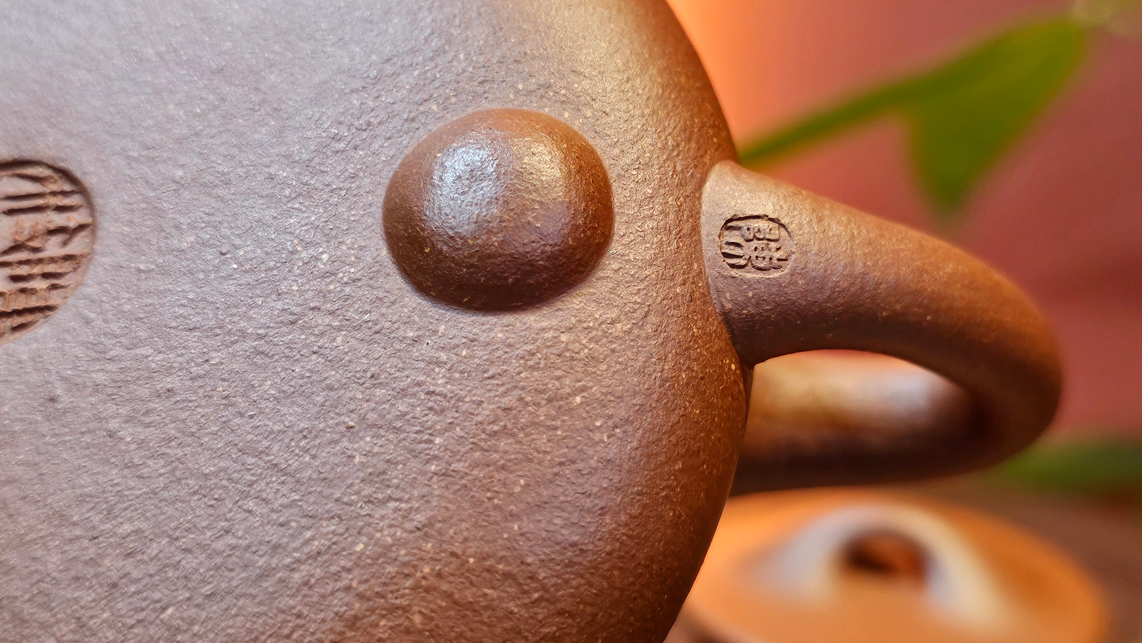 Jing Zhou Shi Piao 景舟石瓢, 239.8ml, Hong Jiang Po Ni 红降坡泥, by Craftsman Chen Gui Zhi 陈桂枝。(Red JiangPoNi is rarer than Yellow JiangPoNi, XiaoMeiYao ZhuNi & ZhaoZhuang ZhuNi) ~!Congratulations to Ms K.C.! 1549hrs 30th August 2025, Ontario, Canada🇨🇦!