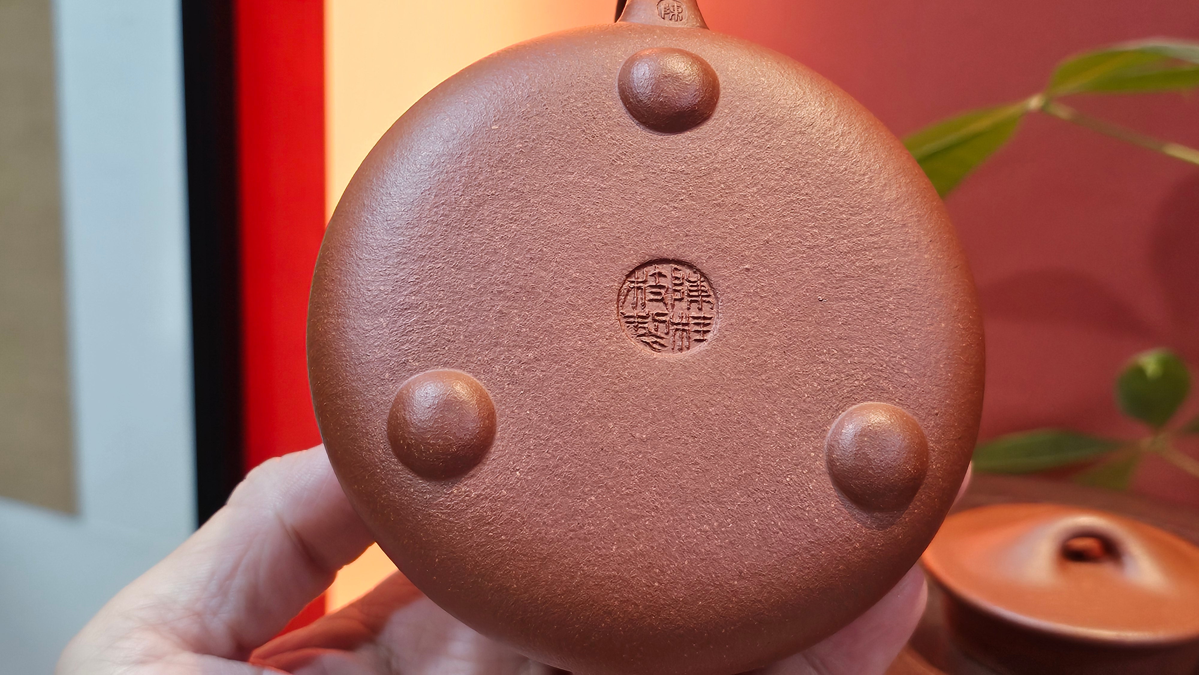 Jing Zhou Shi Piao 景舟石瓢, 239.8ml, Hong Jiang Po Ni 红降坡泥, by Craftsman Chen Gui Zhi 陈桂枝。(Red JiangPoNi is rarer than Yellow JiangPoNi, XiaoMeiYao ZhuNi & ZhaoZhuang ZhuNi) ~!Congratulations to Ms K.C.! 1549hrs 30th August 2025, Ontario, Canada🇨🇦!