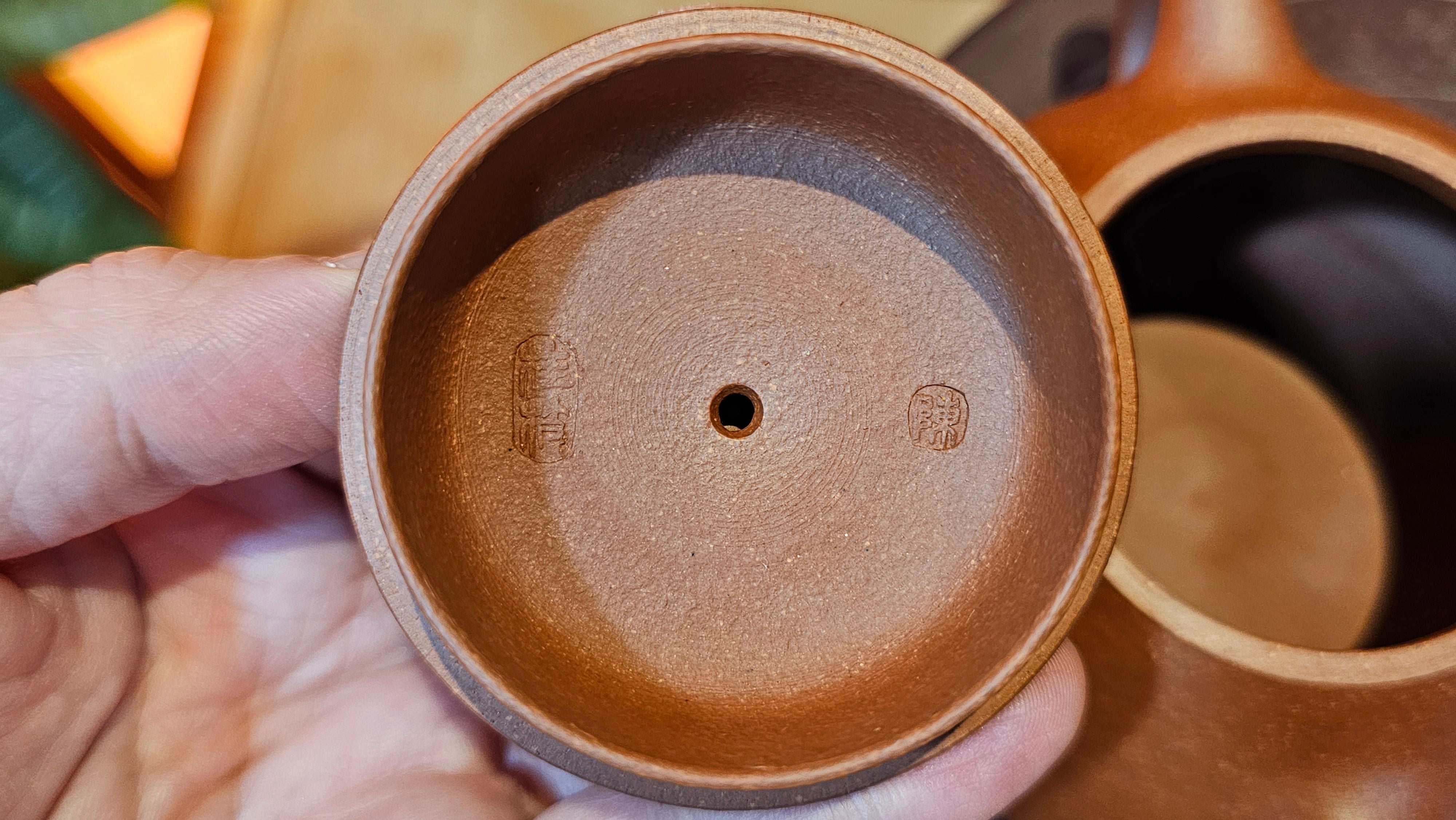 Jing Zhou Shi Piao 景舟石瓢, 239.8ml, Hong Jiang Po Ni 红降坡泥, by Craftsman Chen Gui Zhi 陈桂枝。(Red JiangPoNi is rarer than Yellow JiangPoNi, XiaoMeiYao ZhuNi & ZhaoZhuang ZhuNi) ~!Congratulations to Ms K.C.! 1549hrs 30th August 2025, Ontario, Canada🇨🇦!