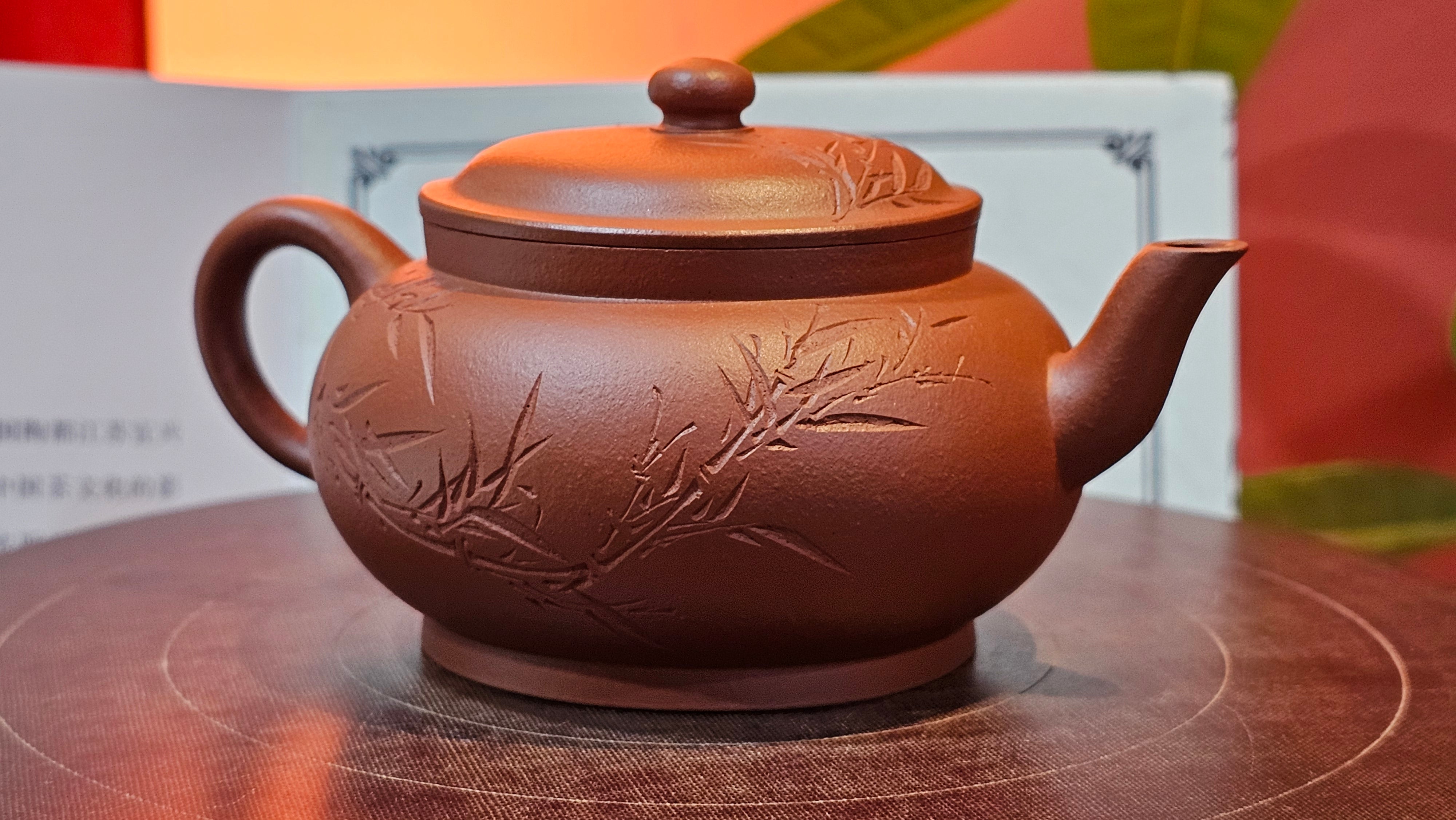 Qing Shi Gong Deng《清式宫灯》, 140.8ml, Xiao Hong Ni 小红泥, by our Craftsman Zhang Huan 张欢, Engraving by Craftsman Pe'eng Pe'eng 芃芃 ~ Congratulations to Mr J.G.! 2129hrs 10th August 2025, Sydney, Australia🇦🇺!