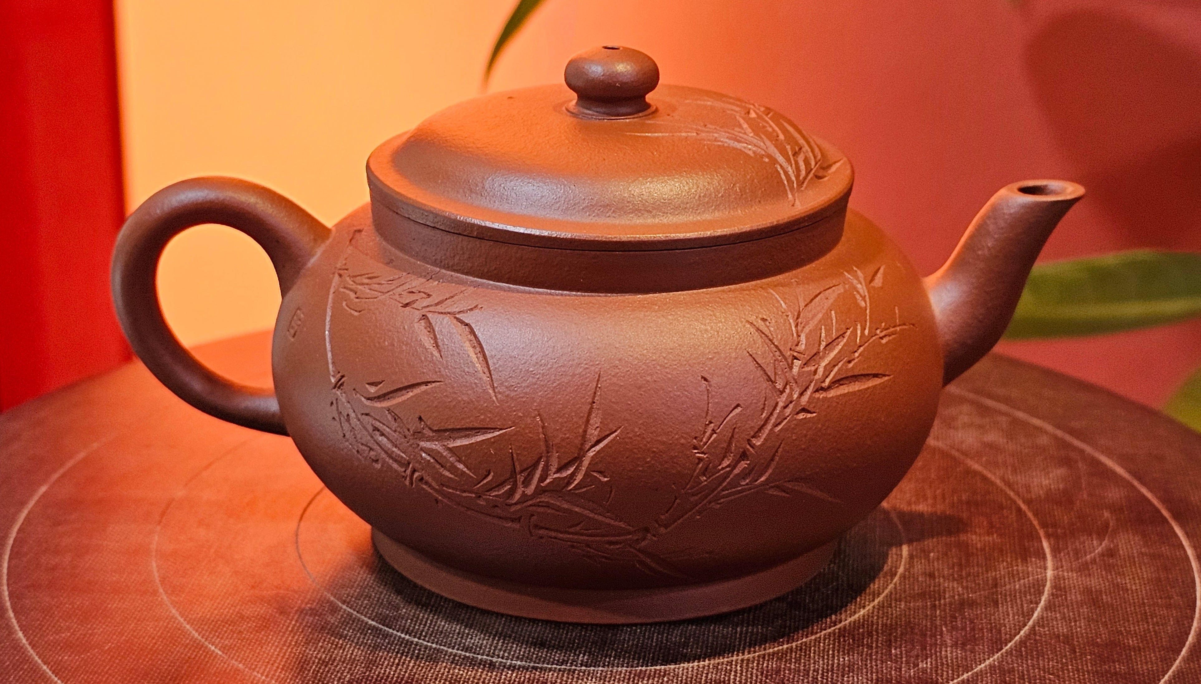 Qing Shi Gong Deng《清式宫灯》, 140.8ml, Xiao Hong Ni 小红泥, by our Craftsman Zhang Huan 张欢, Engraving by Craftsman Pe'eng Pe'eng 芃芃 ~ Congratulations to Mr J.G.! 2129hrs 10th August 2025, Sydney, Australia🇦🇺!