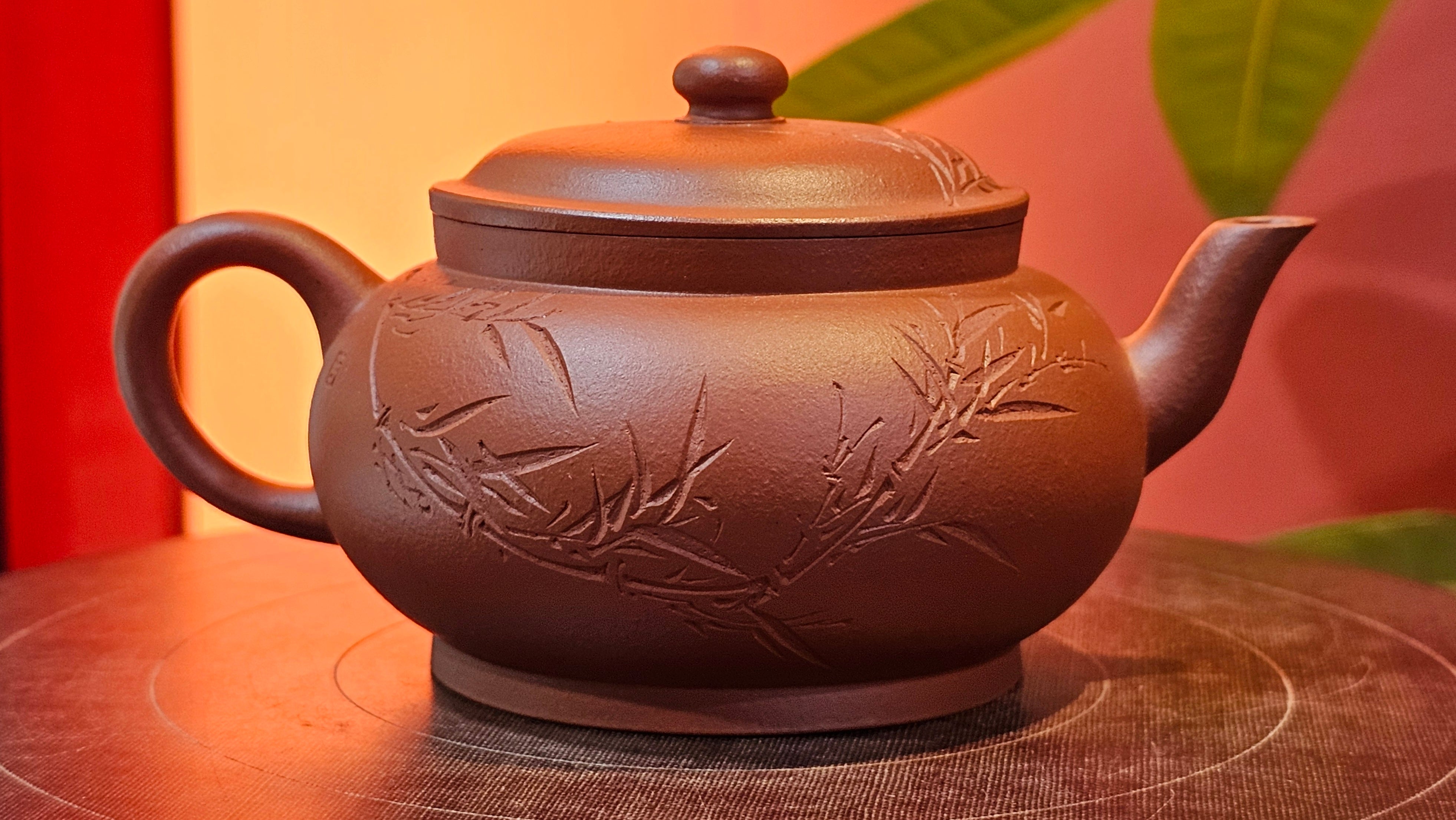 Qing Shi Gong Deng《清式宫灯》, 140.8ml, Xiao Hong Ni 小红泥, by our Craftsman Zhang Huan 张欢, Engraving by Craftsman Pe'eng Pe'eng 芃芃 ~ Congratulations to Mr J.G.! 2129hrs 10th August 2025, Sydney, Australia🇦🇺!