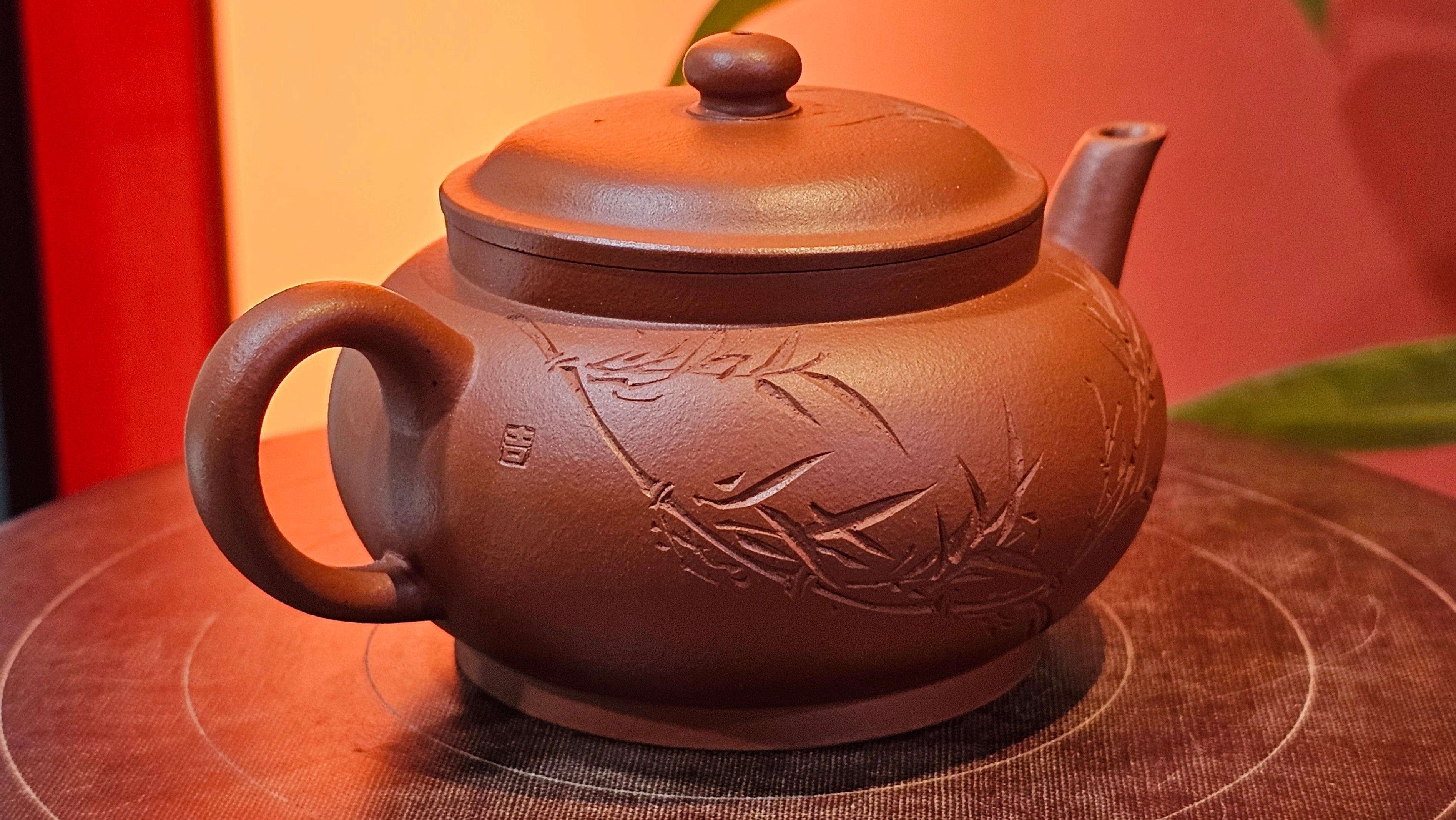 Qing Shi Gong Deng《清式宫灯》, 140.8ml, Xiao Hong Ni 小红泥, by our Craftsman Zhang Huan 张欢, Engraving by Craftsman Pe'eng Pe'eng 芃芃 ~ Congratulations to Mr J.G.! 2129hrs 10th August 2025, Sydney, Australia🇦🇺!