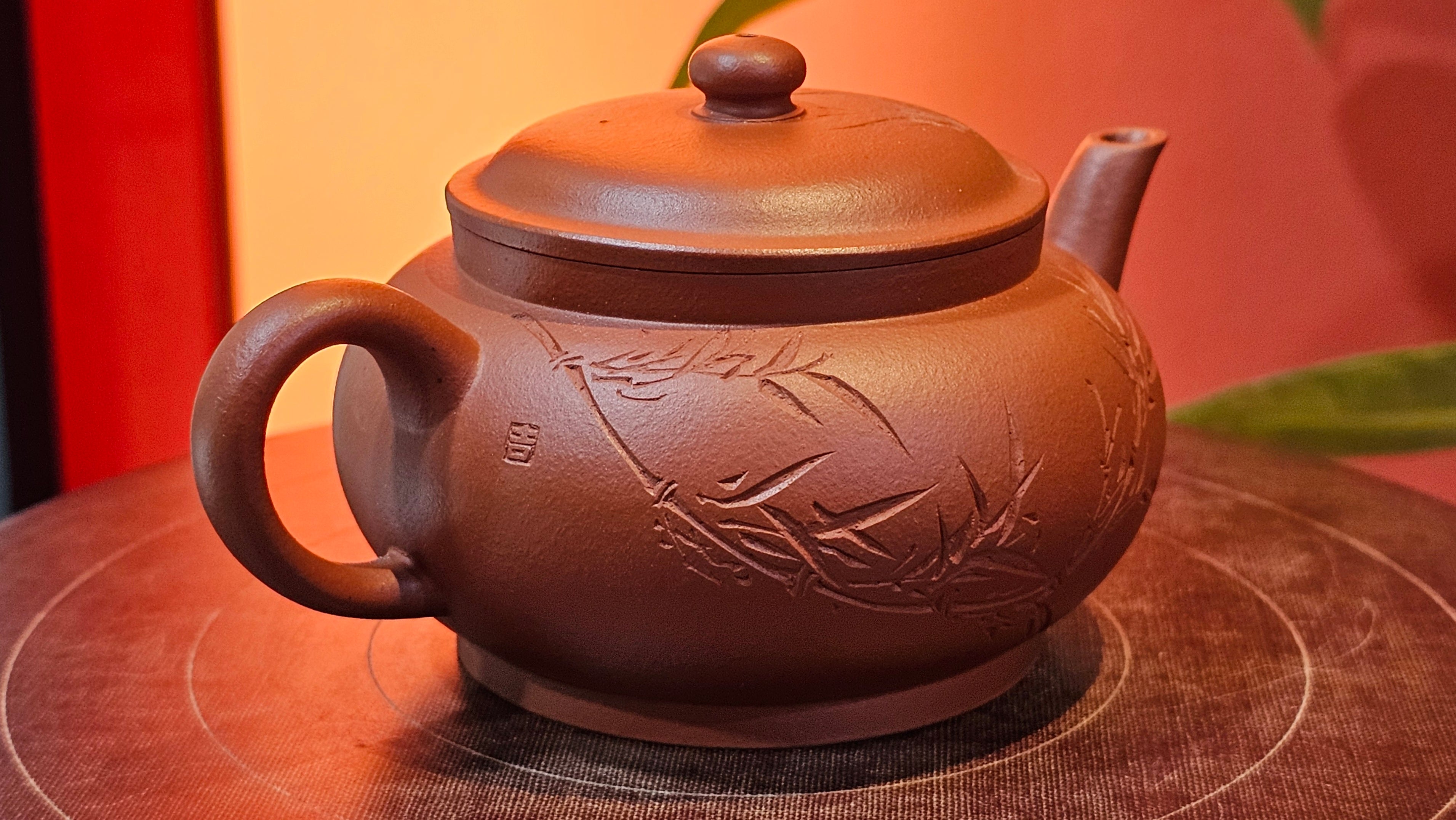 Qing Shi Gong Deng《清式宫灯》, 140.8ml, Xiao Hong Ni 小红泥, by our Craftsman Zhang Huan 张欢, Engraving by Craftsman Pe'eng Pe'eng 芃芃 ~ Congratulations to Mr J.G.! 2129hrs 10th August 2025, Sydney, Australia🇦🇺!