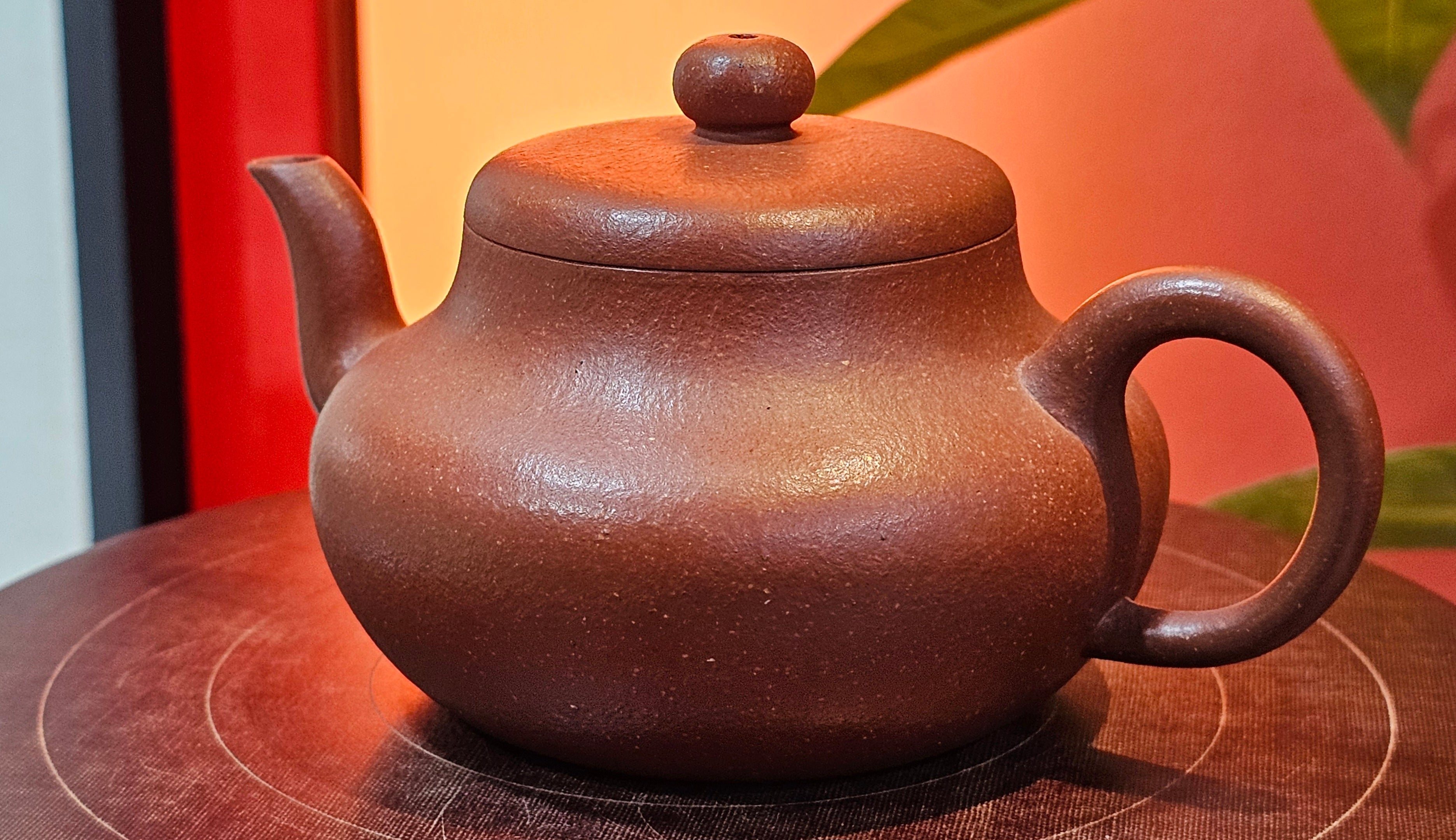 Jun De 君德, 193.7ml, Hong Jiang Po Ni 红降坡泥, by Craftsman Chen Gui Zhi 陈桂枝。(Red JiangPoNi is rarer than Yellow JiangPoNi, XiaoMeiYao ZhuNi & ZhaoZhuang ZhuNi)~Congratulations!to Mr E.W.! 1127hrs 19th Sept 2025, Berkeley, CA.