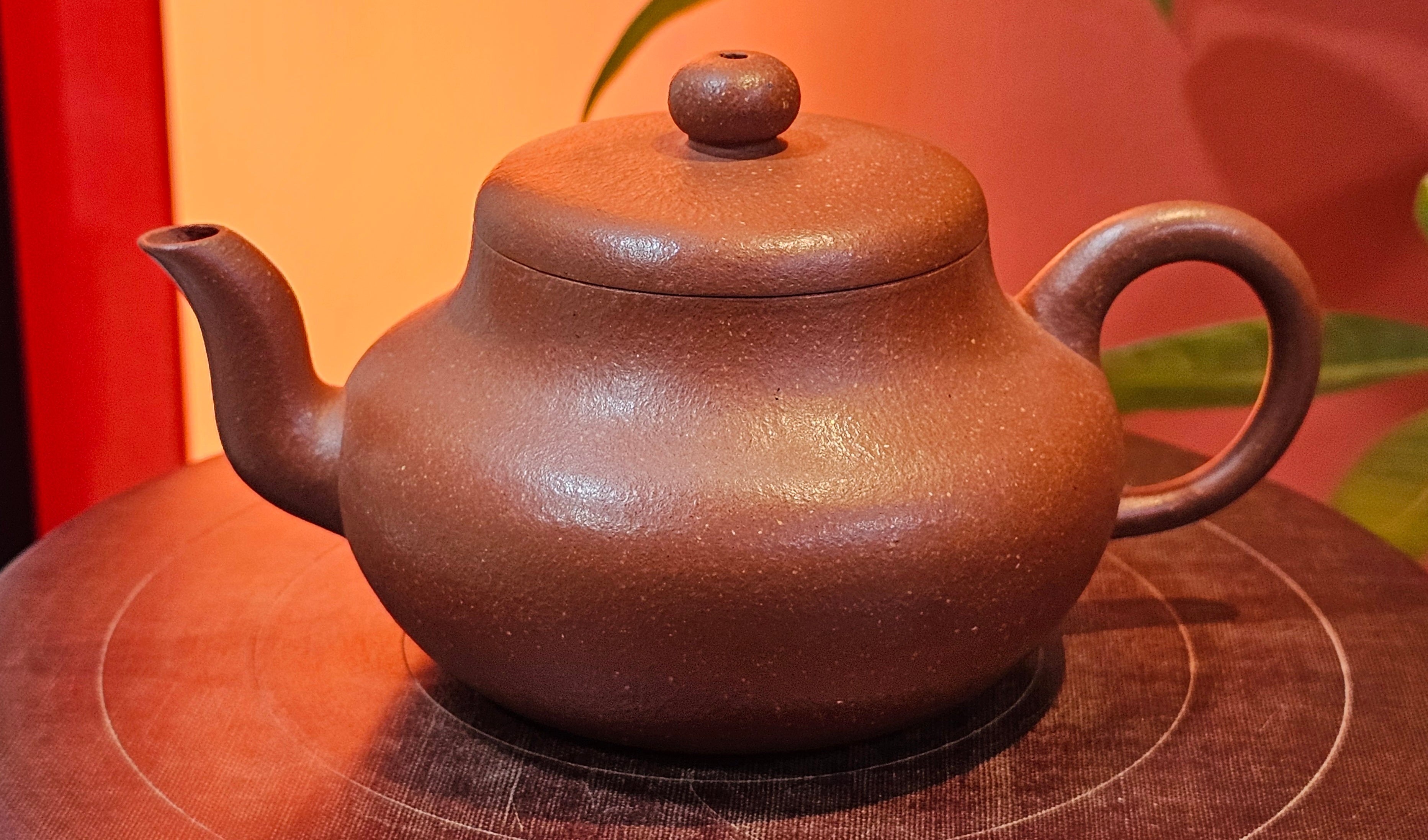 Jun De 君德, 193.7ml, Hong Jiang Po Ni 红降坡泥, by Craftsman Chen Gui Zhi 陈桂枝。(Red JiangPoNi is rarer than Yellow JiangPoNi, XiaoMeiYao ZhuNi & ZhaoZhuang ZhuNi)~Congratulations!to Mr E.W.! 1127hrs 19th Sept 2025, Berkeley, CA.