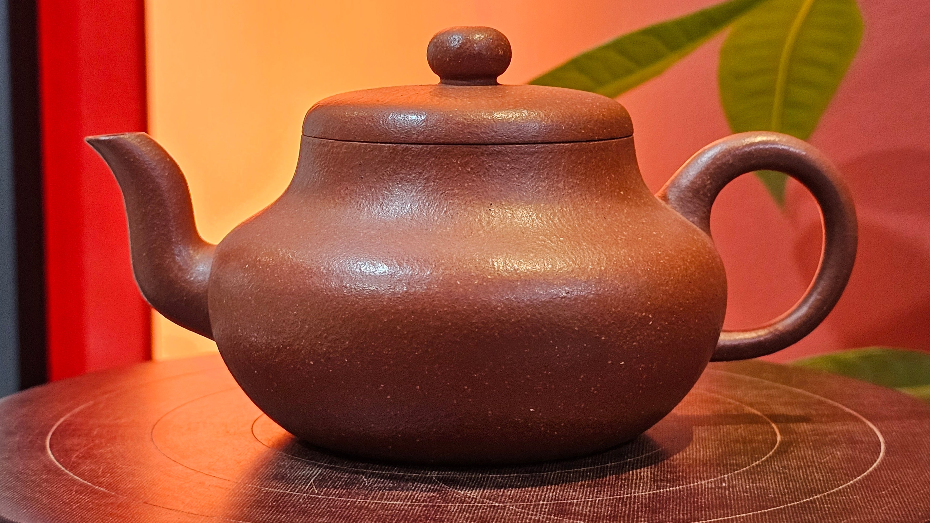 Jun De 君德, 193.7ml, Hong Jiang Po Ni 红降坡泥, by Craftsman Chen Gui Zhi 陈桂枝。(Red JiangPoNi is rarer than Yellow JiangPoNi, XiaoMeiYao ZhuNi & ZhaoZhuang ZhuNi)~Congratulations!to Mr E.W.! 1127hrs 19th Sept 2025, Berkeley, CA.