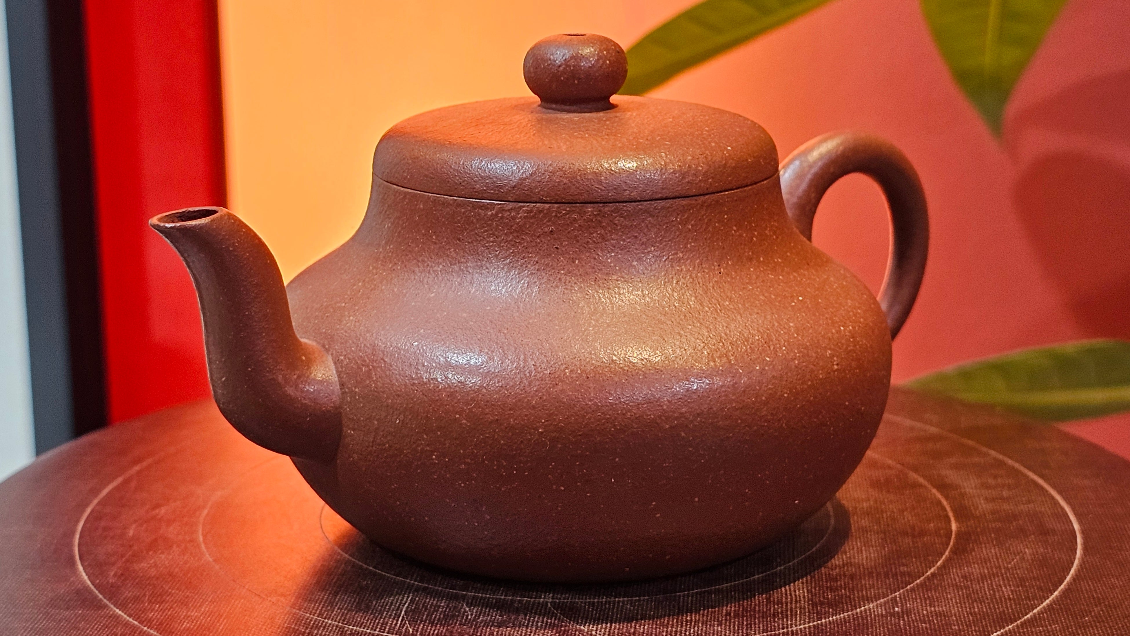 Jun De 君德, 193.7ml, Hong Jiang Po Ni 红降坡泥, by Craftsman Chen Gui Zhi 陈桂枝。(Red JiangPoNi is rarer than Yellow JiangPoNi, XiaoMeiYao ZhuNi & ZhaoZhuang ZhuNi)~Congratulations!to Mr E.W.! 1127hrs 19th Sept 2025, Berkeley, CA.