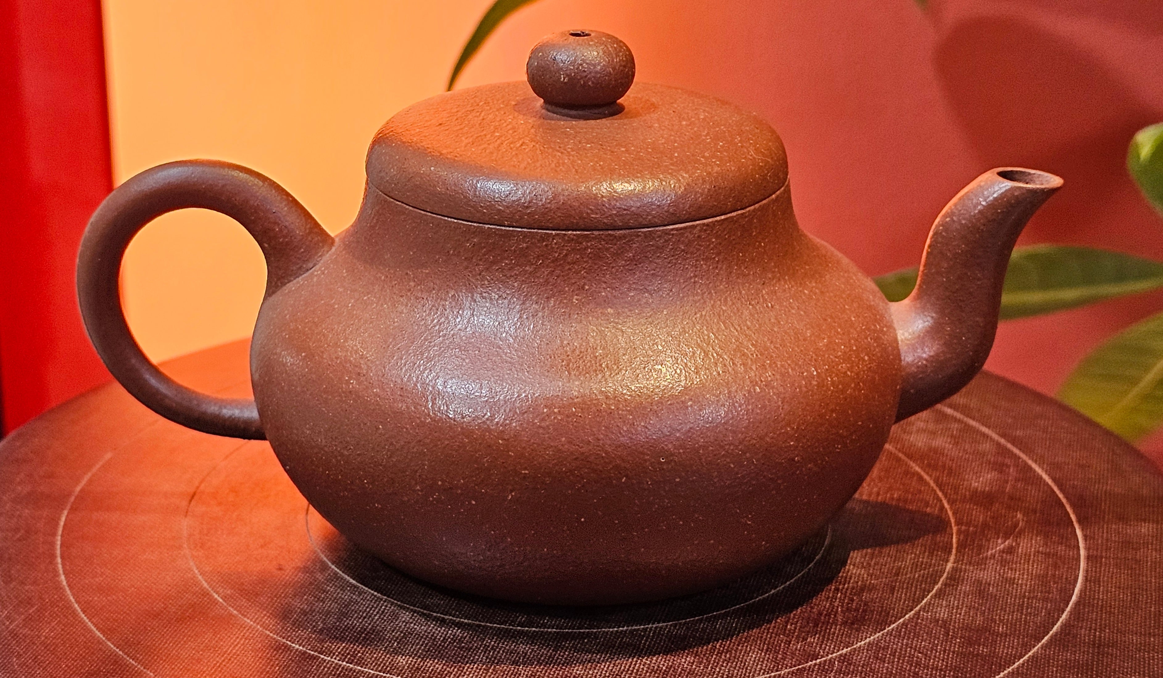 Jun De 君德, 193.7ml, Hong Jiang Po Ni 红降坡泥, by Craftsman Chen Gui Zhi 陈桂枝。(Red JiangPoNi is rarer than Yellow JiangPoNi, XiaoMeiYao ZhuNi & ZhaoZhuang ZhuNi)~Congratulations!to Mr E.W.! 1127hrs 19th Sept 2025, Berkeley, CA.