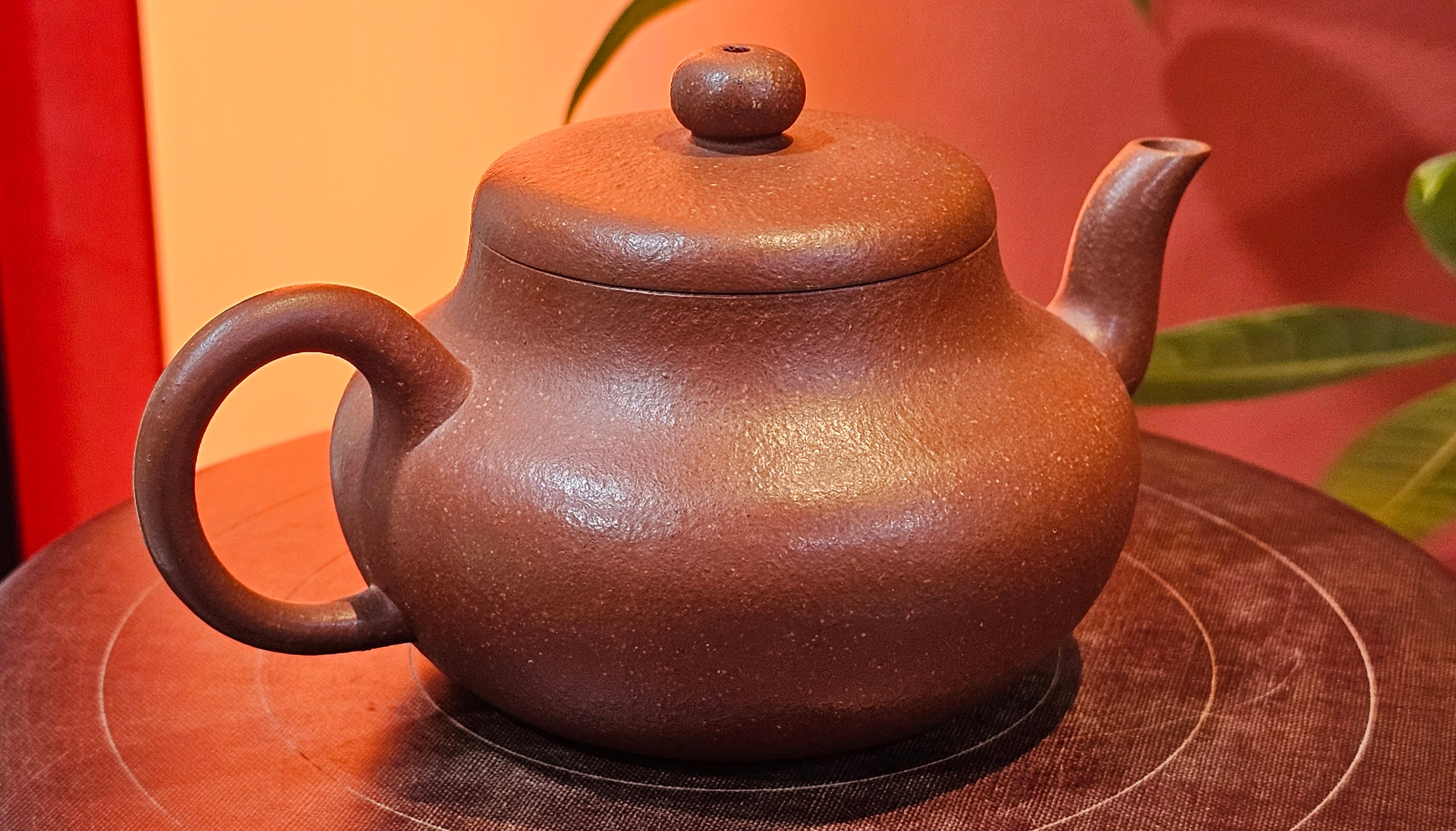 Jun De 君德, 193.7ml, Hong Jiang Po Ni 红降坡泥, by Craftsman Chen Gui Zhi 陈桂枝。(Red JiangPoNi is rarer than Yellow JiangPoNi, XiaoMeiYao ZhuNi & ZhaoZhuang ZhuNi)~Congratulations!to Mr E.W.! 1127hrs 19th Sept 2025, Berkeley, CA.