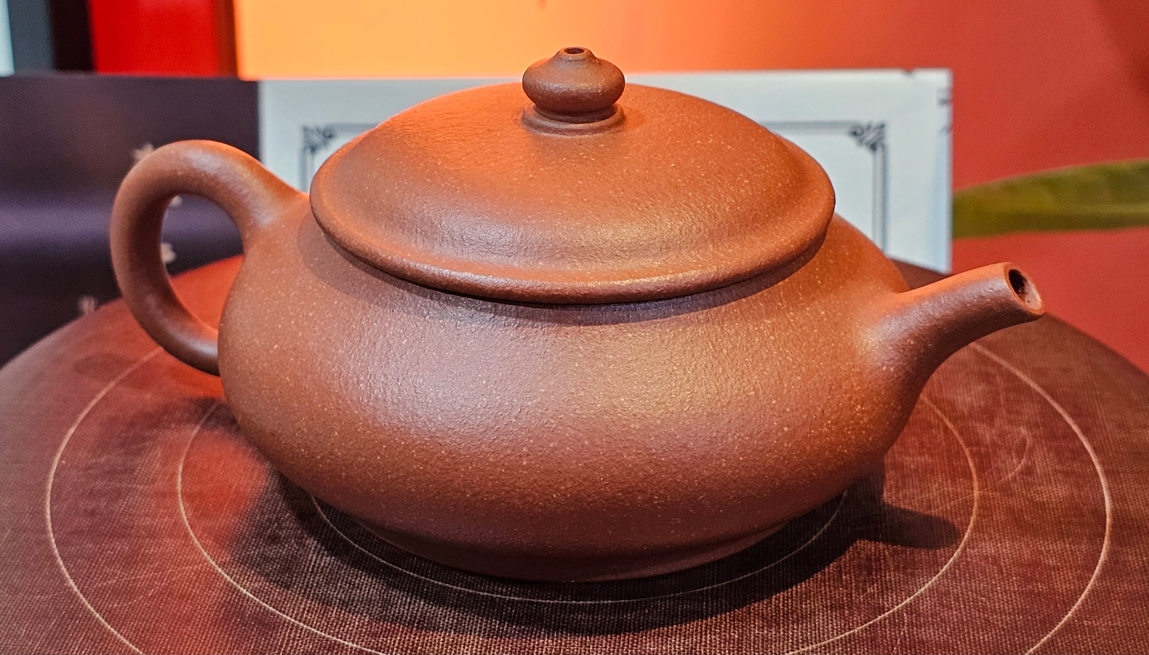 Ming Lu 明炉, 149.6ml, Hong Jiang Po Ni 红降坡泥, by our Collaborative Craftsman Chen Gui Zhi 陈桂枝。(Red JiangPoNi is rarer than Yellow JiangPoNi, XiaoMeiYao ZhuNi & ZhaoZhuang ZhuNi) ~ Congratulations to Prof J.! 2129hrs 5th August 2025, Bowie, MD.