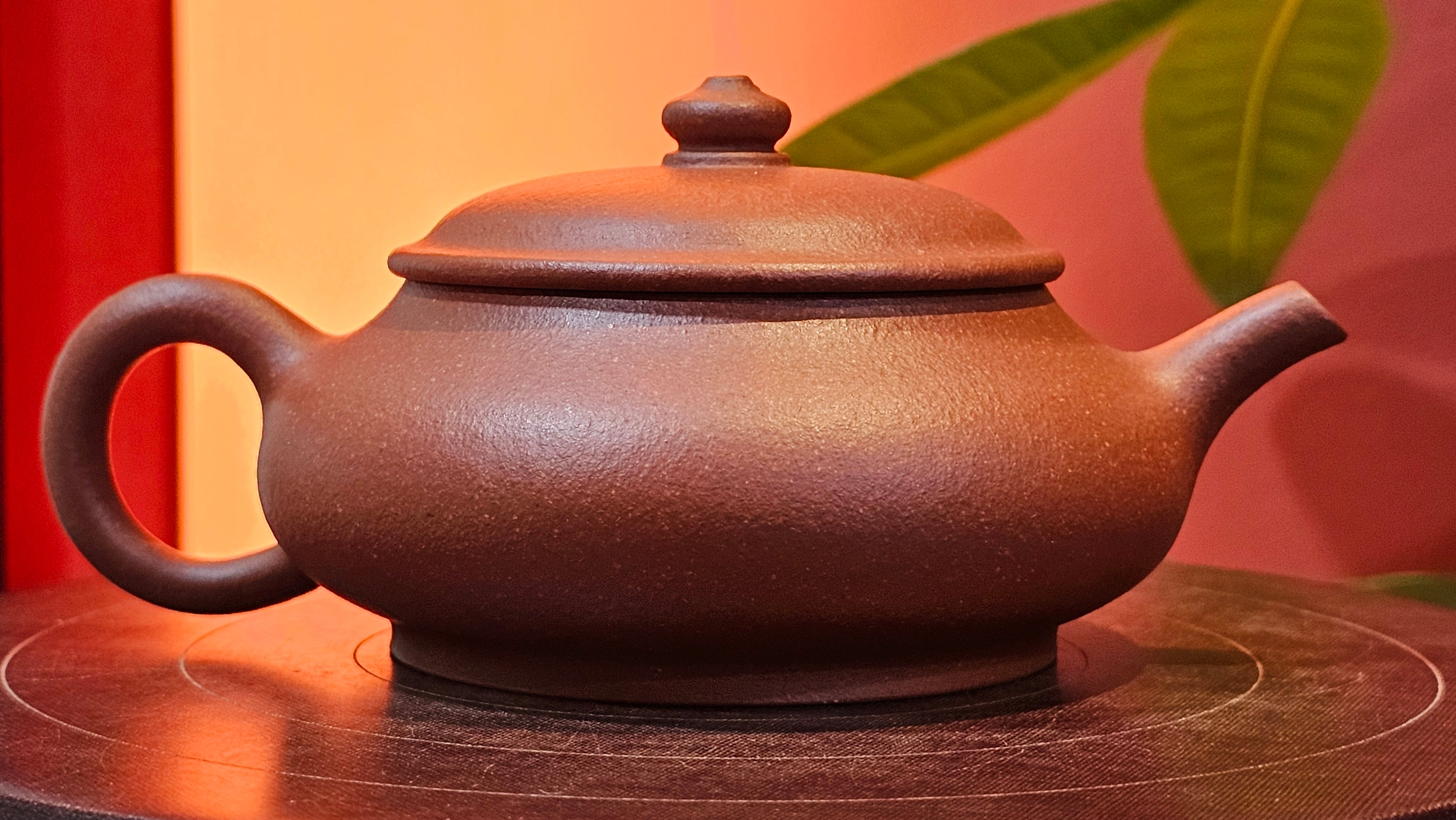 Ming Lu 明炉, 149.6ml, Hong Jiang Po Ni 红降坡泥, by our Collaborative Craftsman Chen Gui Zhi 陈桂枝。(Red JiangPoNi is rarer than Yellow JiangPoNi, XiaoMeiYao ZhuNi & ZhaoZhuang ZhuNi) ~ Congratulations to Prof J.! 2129hrs 5th August 2025, Bowie, MD.