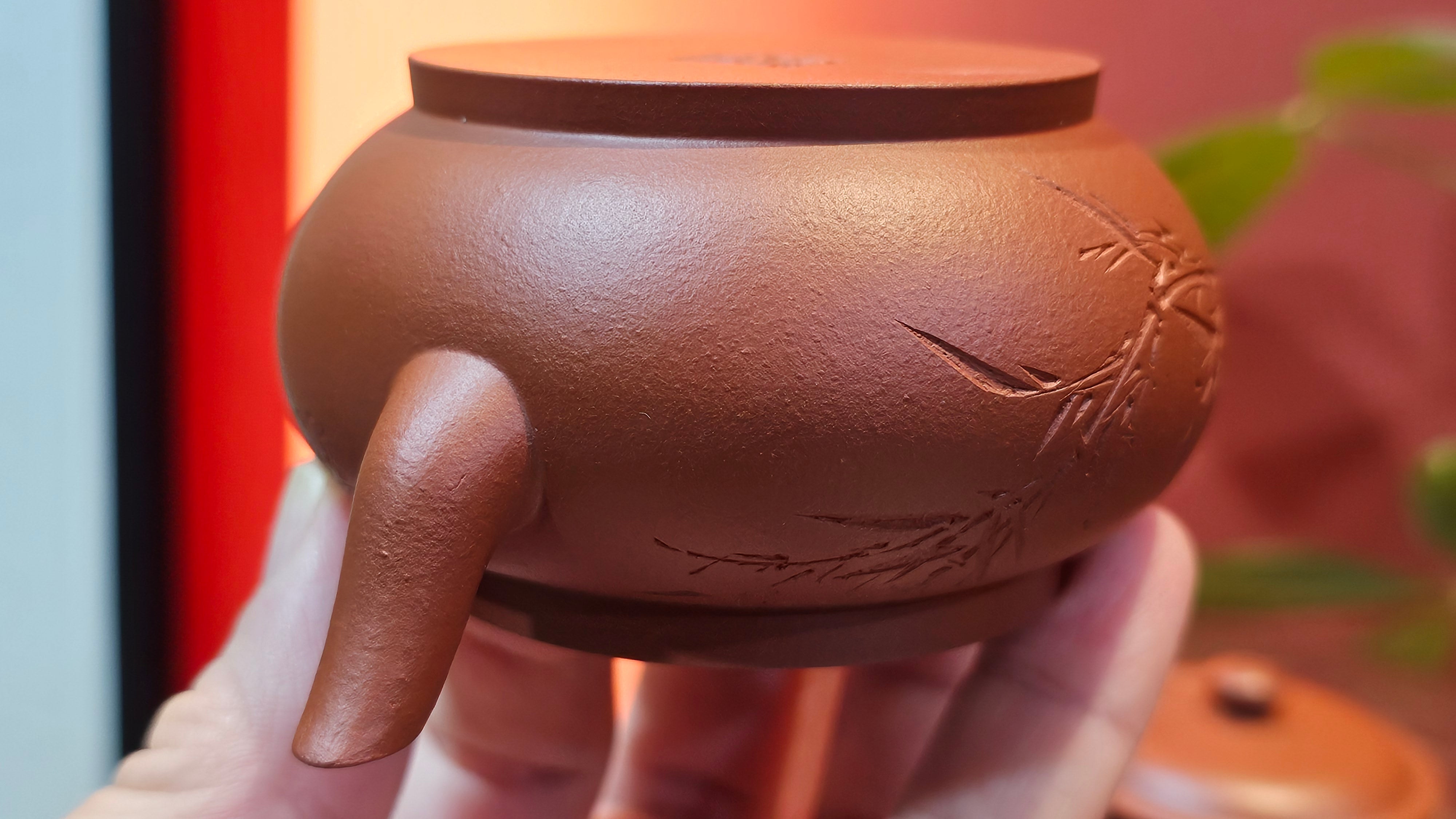 Qing Shi Gong Deng《清式宫灯》, 140.8ml, Xiao Hong Ni 小红泥, by our Craftsman Zhang Huan 张欢, Engraving by Craftsman Pe'eng Pe'eng 芃芃 ~ Congratulations to Mr J.G.! 2129hrs 10th August 2025, Sydney, Australia🇦🇺!