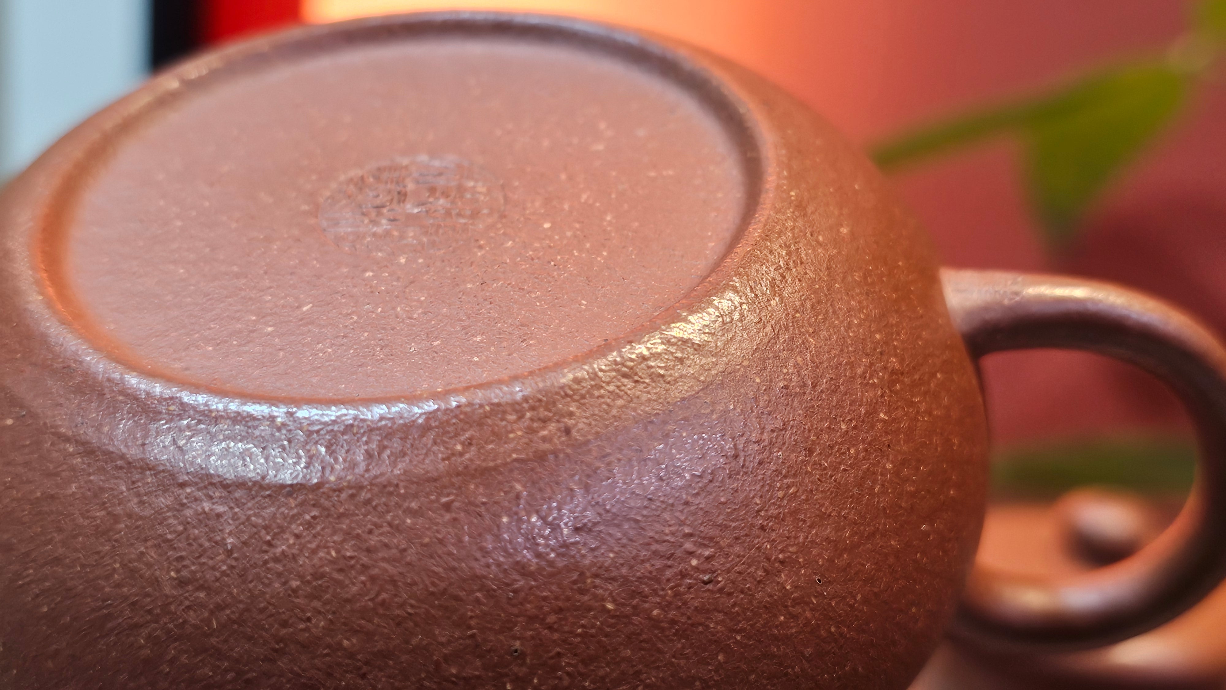 Jun De 君德, 193.7ml, Hong Jiang Po Ni 红降坡泥, by Craftsman Chen Gui Zhi 陈桂枝。(Red JiangPoNi is rarer than Yellow JiangPoNi, XiaoMeiYao ZhuNi & ZhaoZhuang ZhuNi)~Congratulations!to Mr E.W.! 1127hrs 19th Sept 2025, Berkeley, CA.