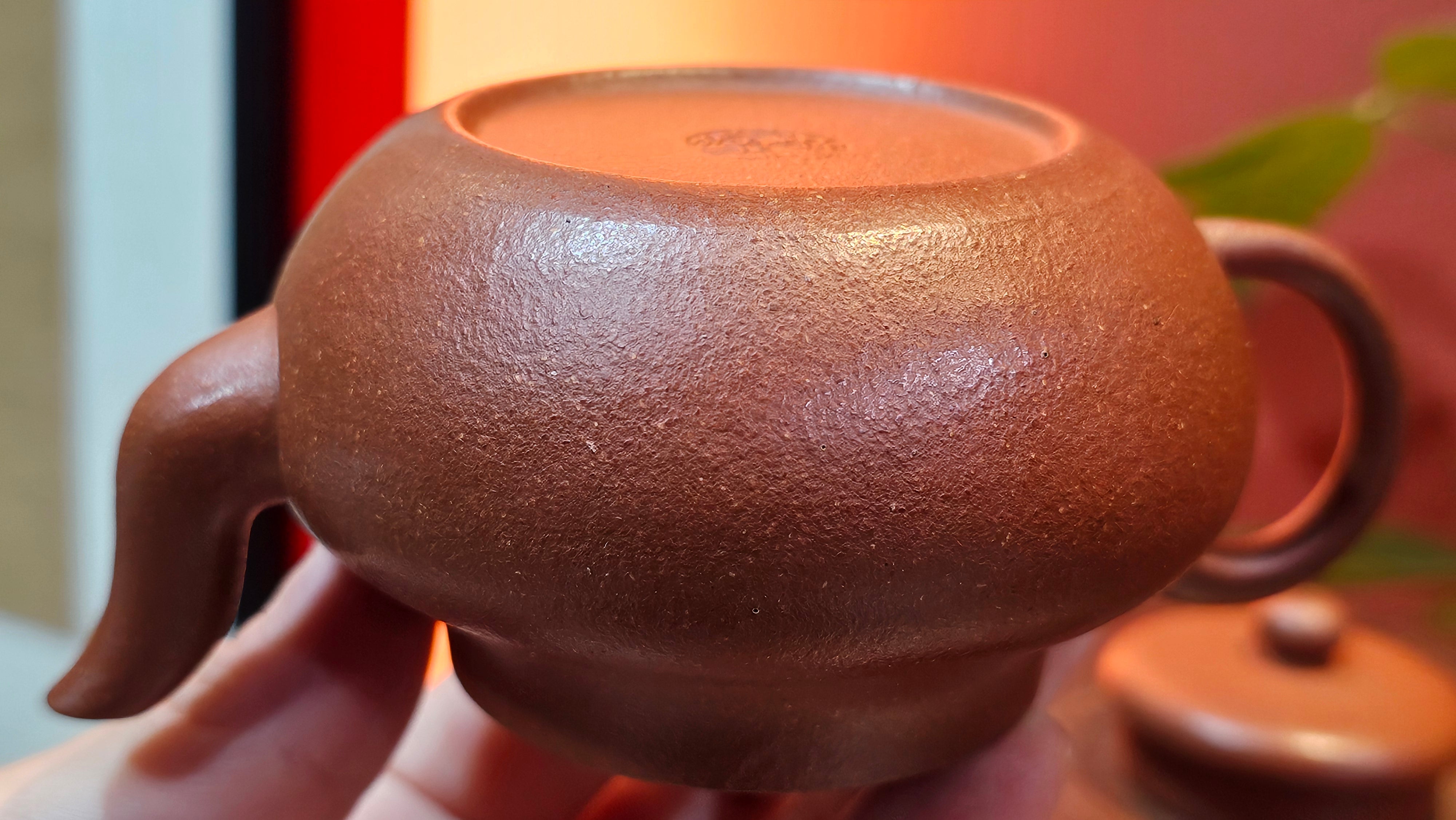 Jun De 君德, 193.7ml, Hong Jiang Po Ni 红降坡泥, by Craftsman Chen Gui Zhi 陈桂枝。(Red JiangPoNi is rarer than Yellow JiangPoNi, XiaoMeiYao ZhuNi & ZhaoZhuang ZhuNi)~Congratulations!to Mr E.W.! 1127hrs 19th Sept 2025, Berkeley, CA.