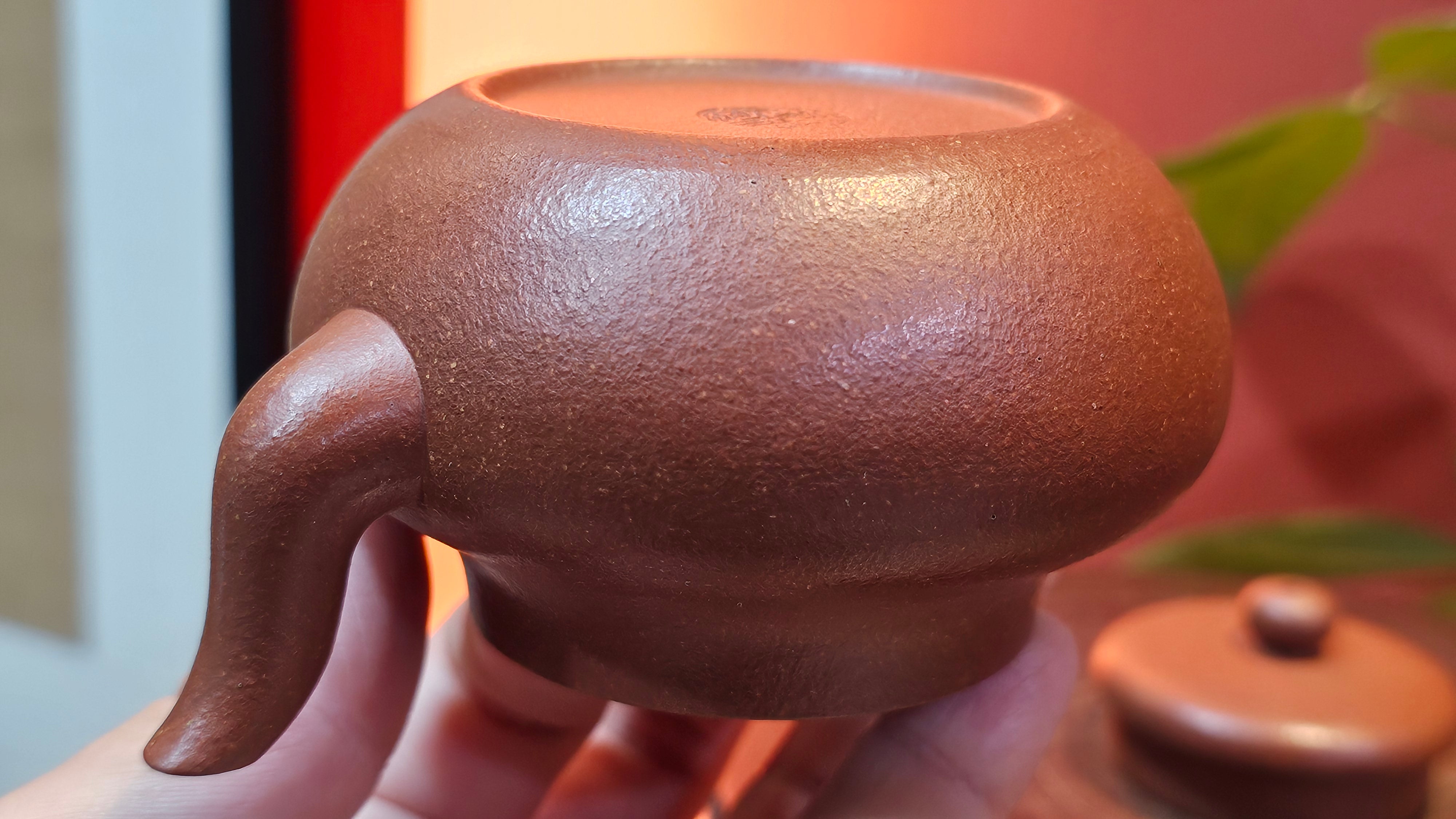 Jun De 君德, 193.7ml, Hong Jiang Po Ni 红降坡泥, by Craftsman Chen Gui Zhi 陈桂枝。(Red JiangPoNi is rarer than Yellow JiangPoNi, XiaoMeiYao ZhuNi & ZhaoZhuang ZhuNi)~Congratulations!to Mr E.W.! 1127hrs 19th Sept 2025, Berkeley, CA.