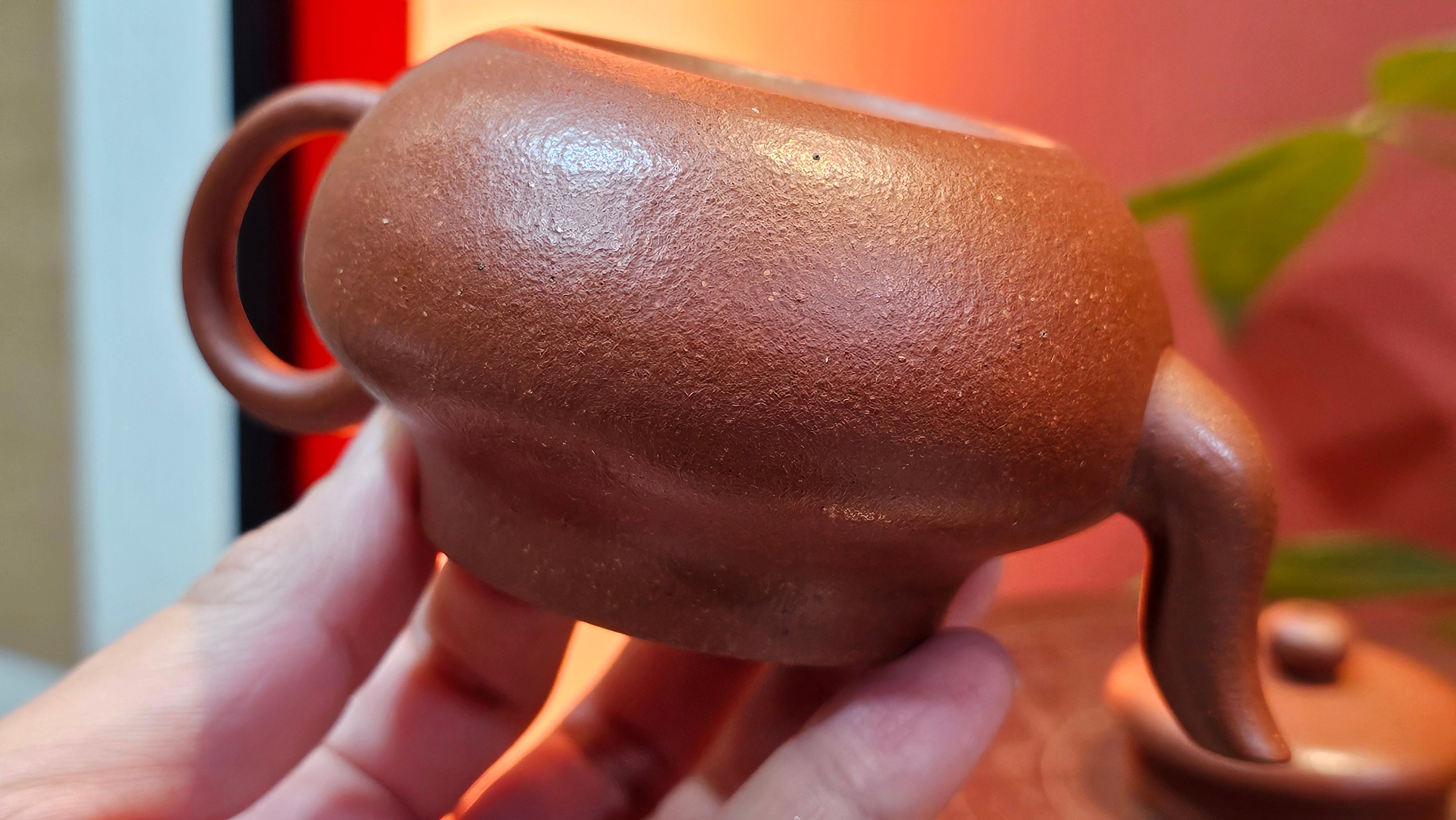 Jun De 君德, 193.7ml, Hong Jiang Po Ni 红降坡泥, by Craftsman Chen Gui Zhi 陈桂枝。(Red JiangPoNi is rarer than Yellow JiangPoNi, XiaoMeiYao ZhuNi & ZhaoZhuang ZhuNi)~Congratulations!to Mr E.W.! 1127hrs 19th Sept 2025, Berkeley, CA.