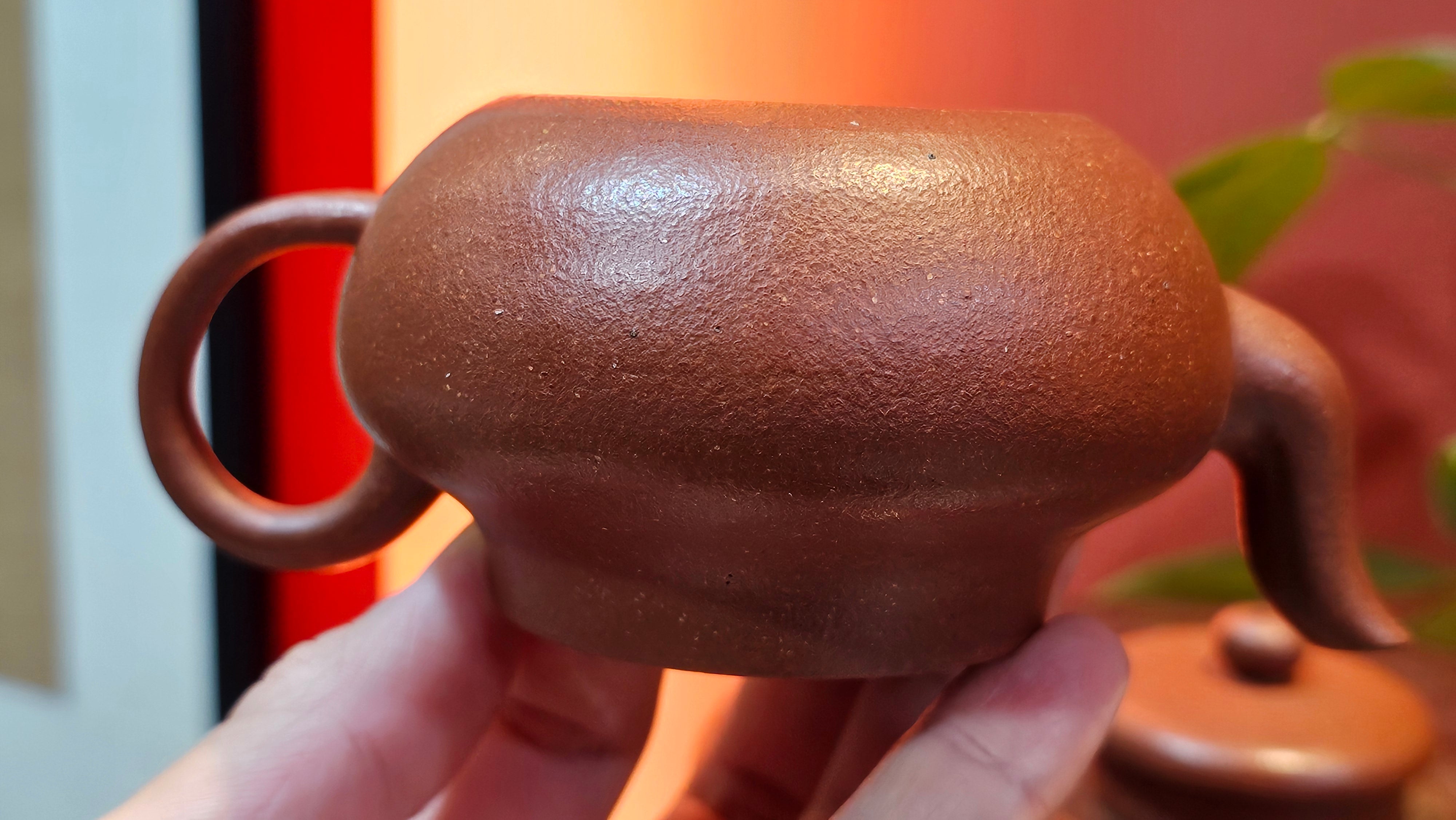 Jun De 君德, 193.7ml, Hong Jiang Po Ni 红降坡泥, by Craftsman Chen Gui Zhi 陈桂枝。(Red JiangPoNi is rarer than Yellow JiangPoNi, XiaoMeiYao ZhuNi & ZhaoZhuang ZhuNi)~Congratulations!to Mr E.W.! 1127hrs 19th Sept 2025, Berkeley, CA.