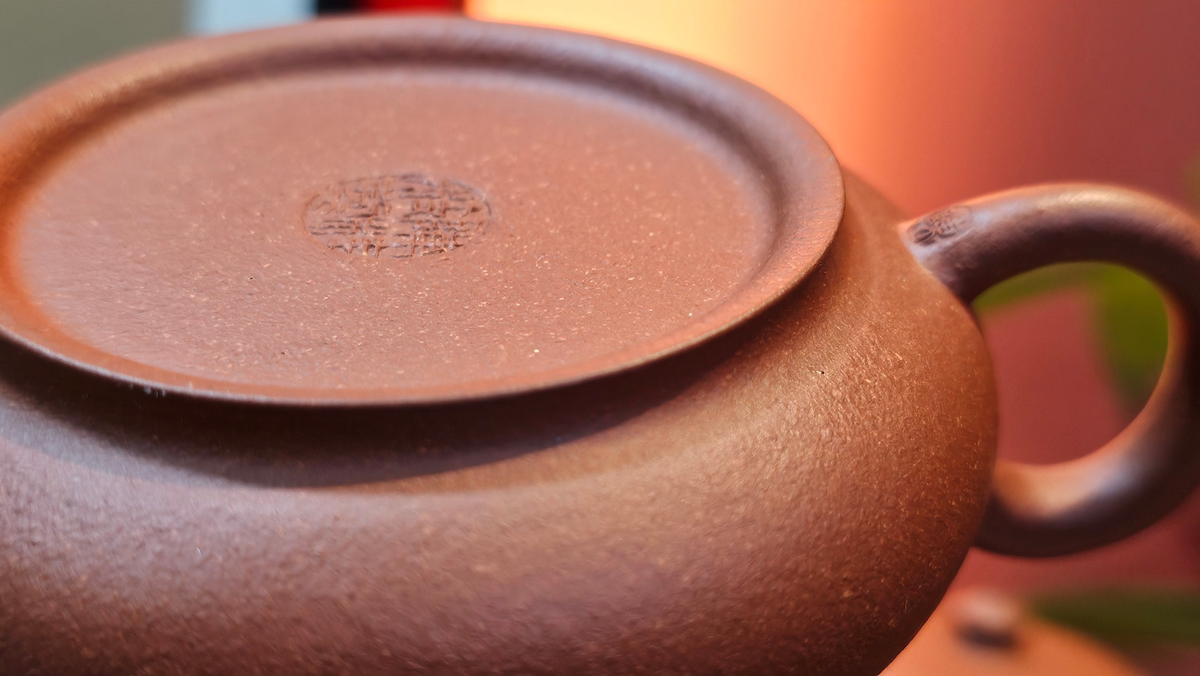 Ming Lu 明炉, 149.6ml, Hong Jiang Po Ni 红降坡泥, by our Collaborative Craftsman Chen Gui Zhi 陈桂枝。(Red JiangPoNi is rarer than Yellow JiangPoNi, XiaoMeiYao ZhuNi & ZhaoZhuang ZhuNi) ~ Congratulations to Prof J.! 2129hrs 5th August 2025, Bowie, MD.