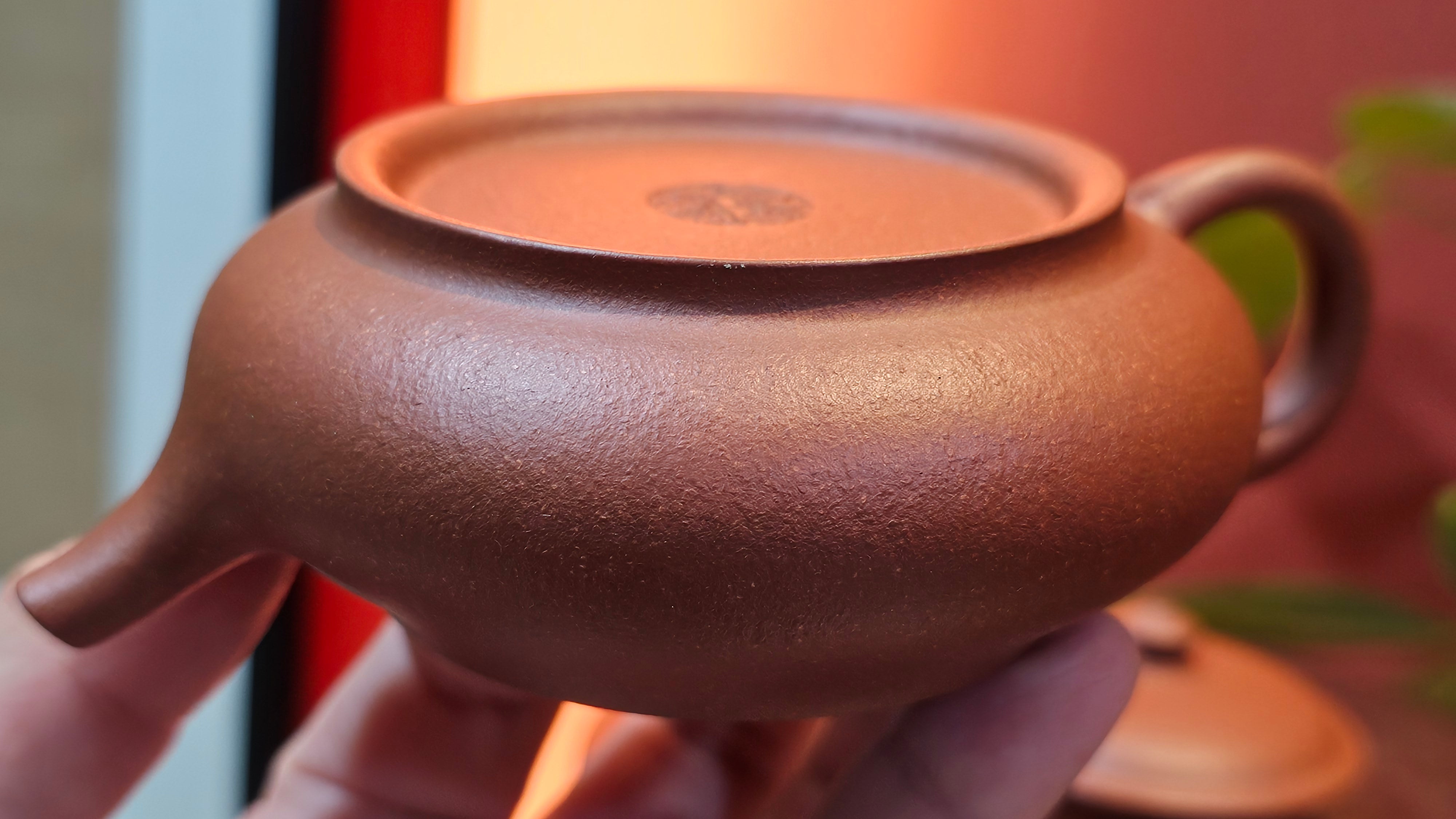 Ming Lu 明炉, 149.6ml, Hong Jiang Po Ni 红降坡泥, by our Collaborative Craftsman Chen Gui Zhi 陈桂枝。(Red JiangPoNi is rarer than Yellow JiangPoNi, XiaoMeiYao ZhuNi & ZhaoZhuang ZhuNi) ~ Congratulations to Prof J.! 2129hrs 5th August 2025, Bowie, MD.