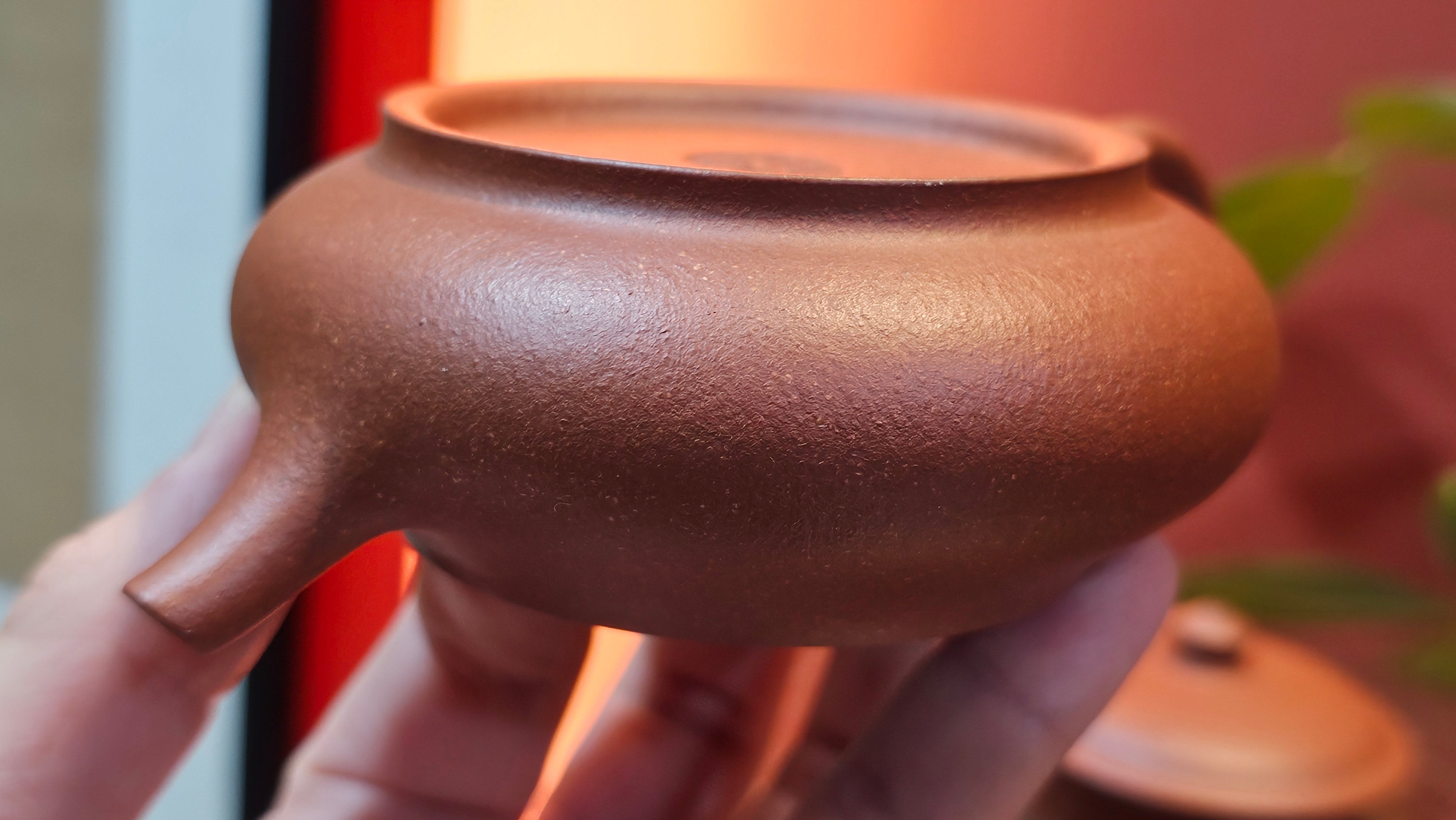 Ming Lu 明炉, 149.6ml, Hong Jiang Po Ni 红降坡泥, by our Collaborative Craftsman Chen Gui Zhi 陈桂枝。(Red JiangPoNi is rarer than Yellow JiangPoNi, XiaoMeiYao ZhuNi & ZhaoZhuang ZhuNi) ~ Congratulations to Prof J.! 2129hrs 5th August 2025, Bowie, MD.