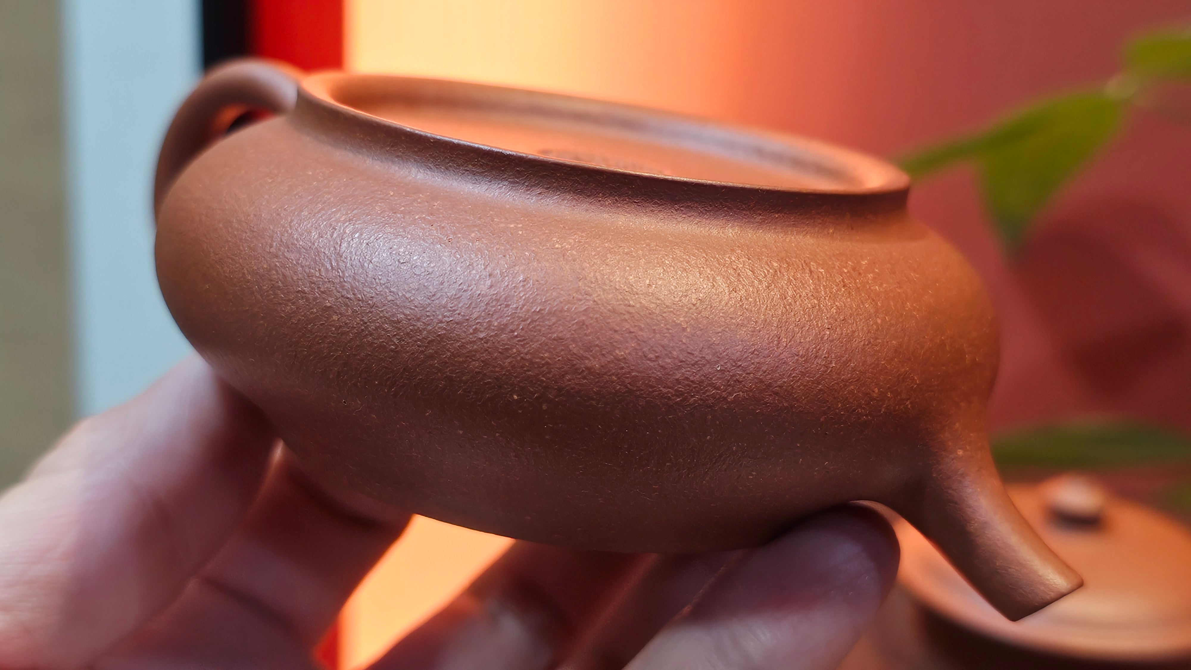 Ming Lu 明炉, 149.6ml, Hong Jiang Po Ni 红降坡泥, by our Collaborative Craftsman Chen Gui Zhi 陈桂枝。(Red JiangPoNi is rarer than Yellow JiangPoNi, XiaoMeiYao ZhuNi & ZhaoZhuang ZhuNi) ~ Congratulations to Prof J.! 2129hrs 5th August 2025, Bowie, MD.