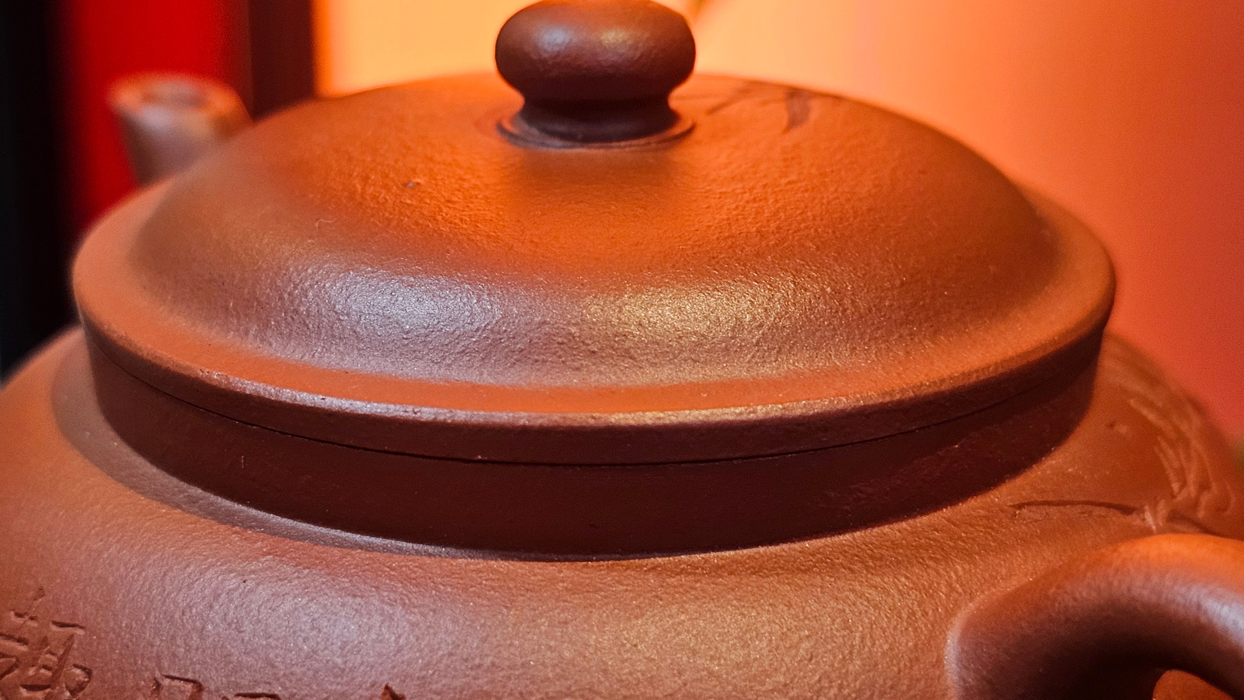 Qing Shi Gong Deng《清式宫灯》, 140.8ml, Xiao Hong Ni 小红泥, by our Craftsman Zhang Huan 张欢, Engraving by Craftsman Pe'eng Pe'eng 芃芃 ~ Congratulations to Mr J.G.! 2129hrs 10th August 2025, Sydney, Australia🇦🇺!