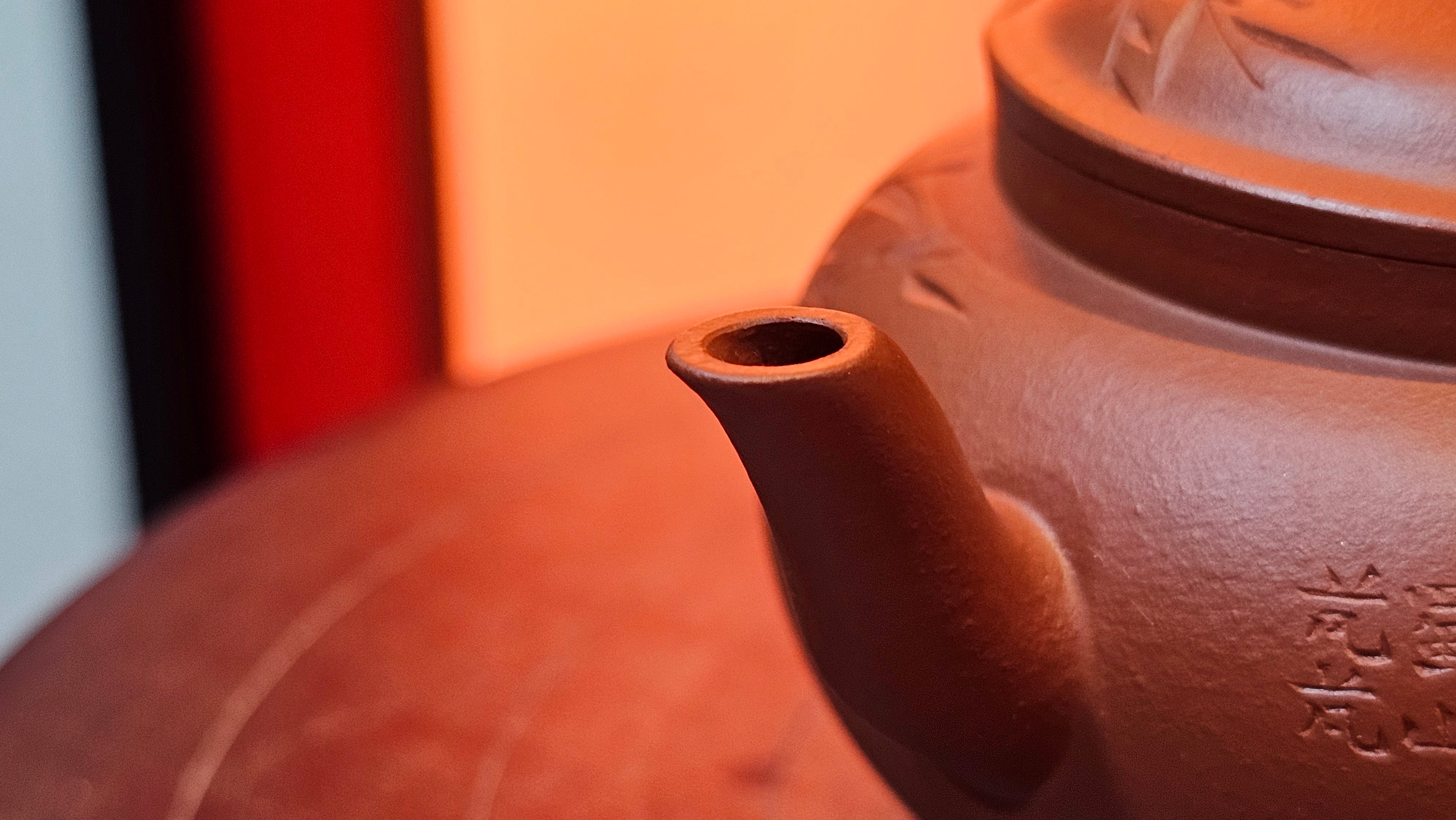 Qing Shi Gong Deng《清式宫灯》, 140.8ml, Xiao Hong Ni 小红泥, by our Craftsman Zhang Huan 张欢, Engraving by Craftsman Pe'eng Pe'eng 芃芃 ~ Congratulations to Mr J.G.! 2129hrs 10th August 2025, Sydney, Australia🇦🇺!