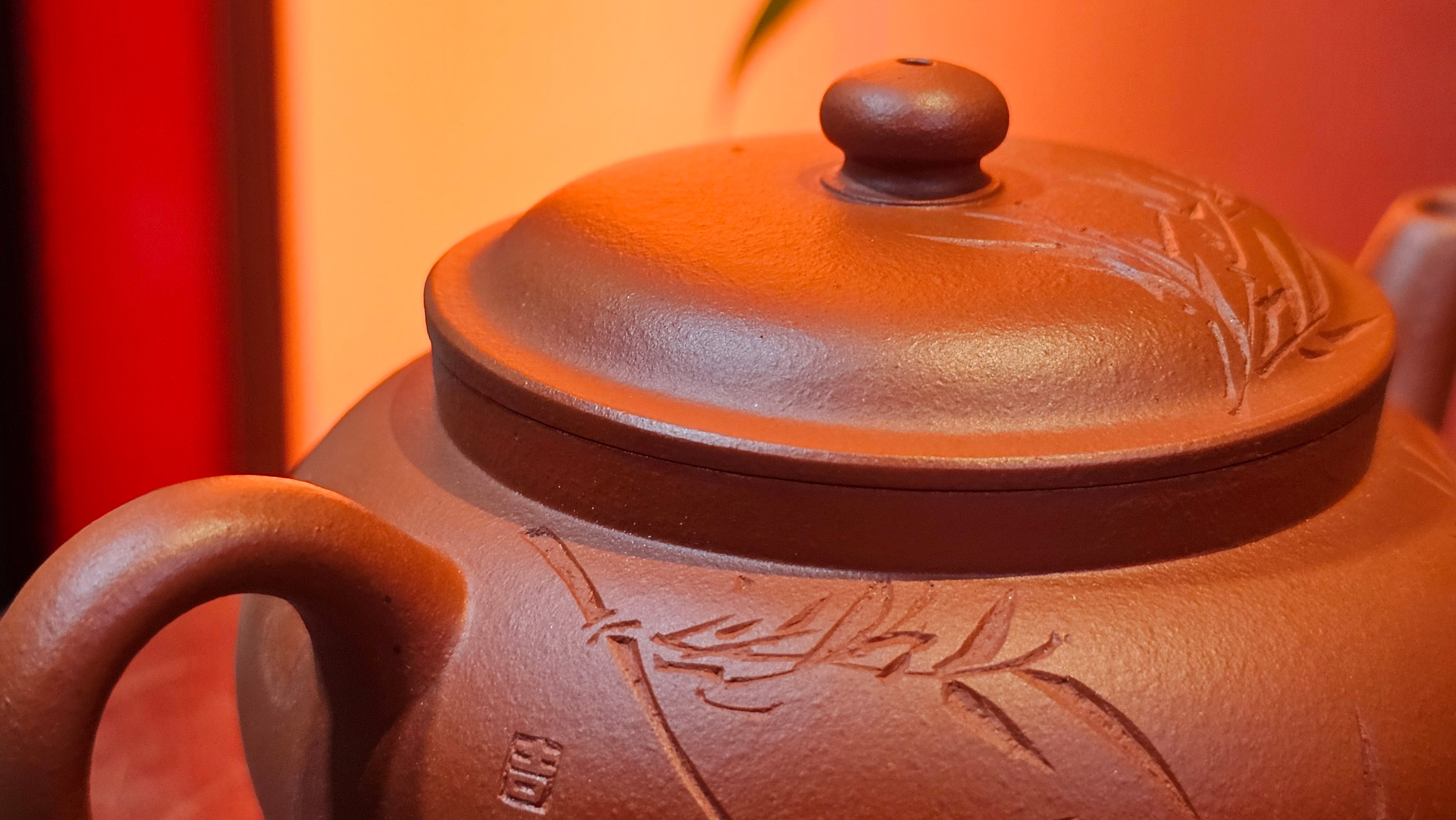 Qing Shi Gong Deng《清式宫灯》, 140.8ml, Xiao Hong Ni 小红泥, by our Craftsman Zhang Huan 张欢, Engraving by Craftsman Pe'eng Pe'eng 芃芃 ~ Congratulations to Mr J.G.! 2129hrs 10th August 2025, Sydney, Australia🇦🇺!