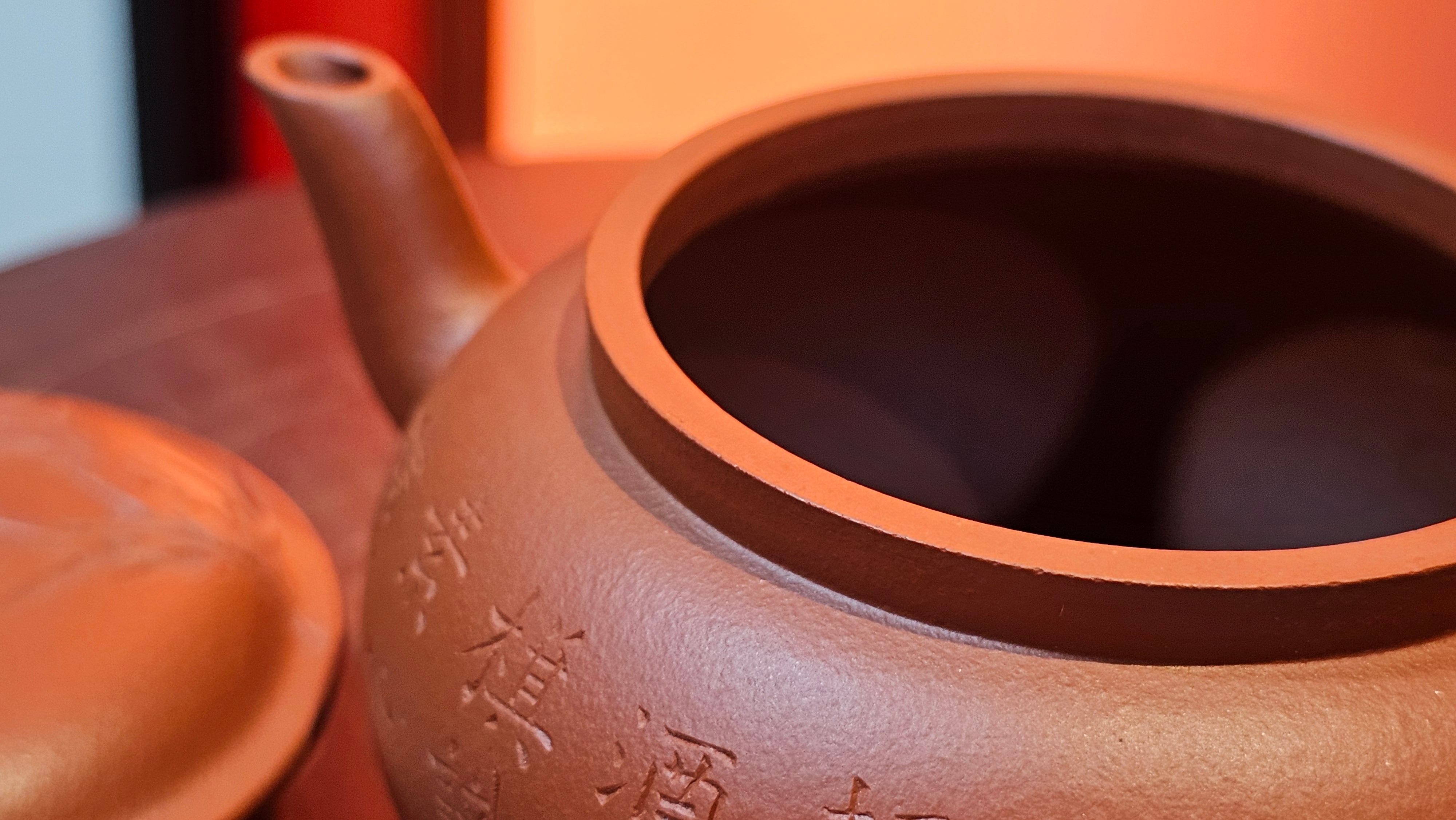 Qing Shi Gong Deng《清式宫灯》, 140.8ml, Xiao Hong Ni 小红泥, by our Craftsman Zhang Huan 张欢, Engraving by Craftsman Pe'eng Pe'eng 芃芃 ~ Congratulations to Mr J.G.! 2129hrs 10th August 2025, Sydney, Australia🇦🇺!