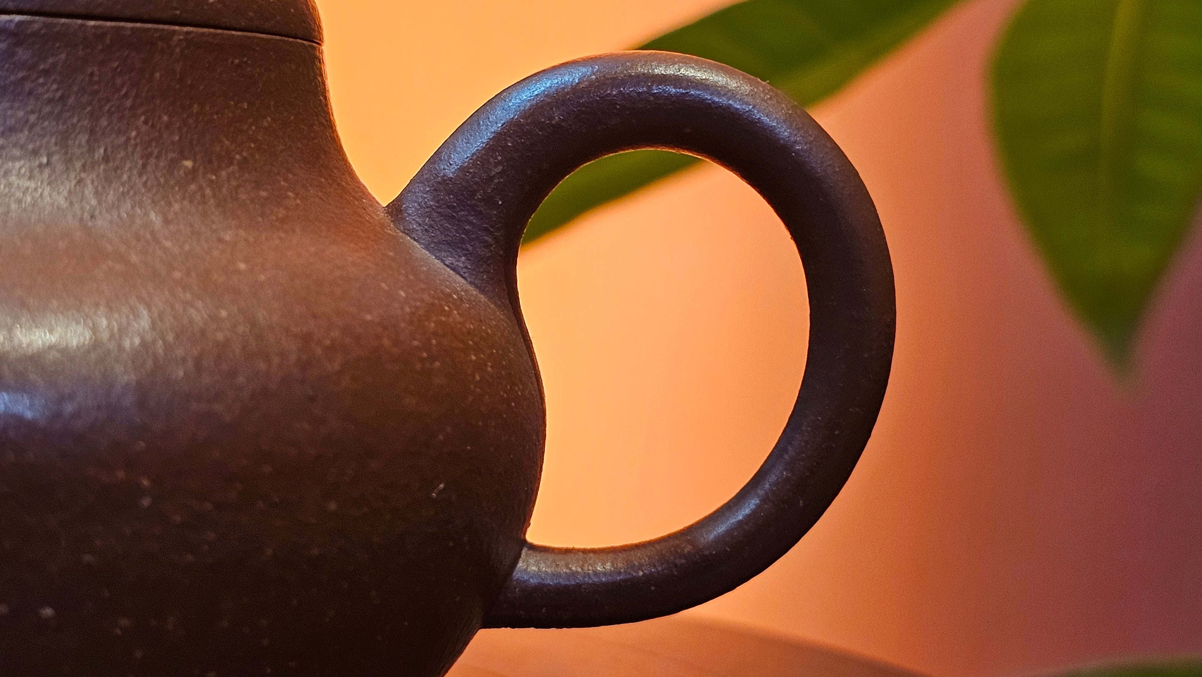 Jun De 君德, 193.7ml, Hong Jiang Po Ni 红降坡泥, by Craftsman Chen Gui Zhi 陈桂枝。(Red JiangPoNi is rarer than Yellow JiangPoNi, XiaoMeiYao ZhuNi & ZhaoZhuang ZhuNi)~Congratulations!to Mr E.W.! 1127hrs 19th Sept 2025, Berkeley, CA.