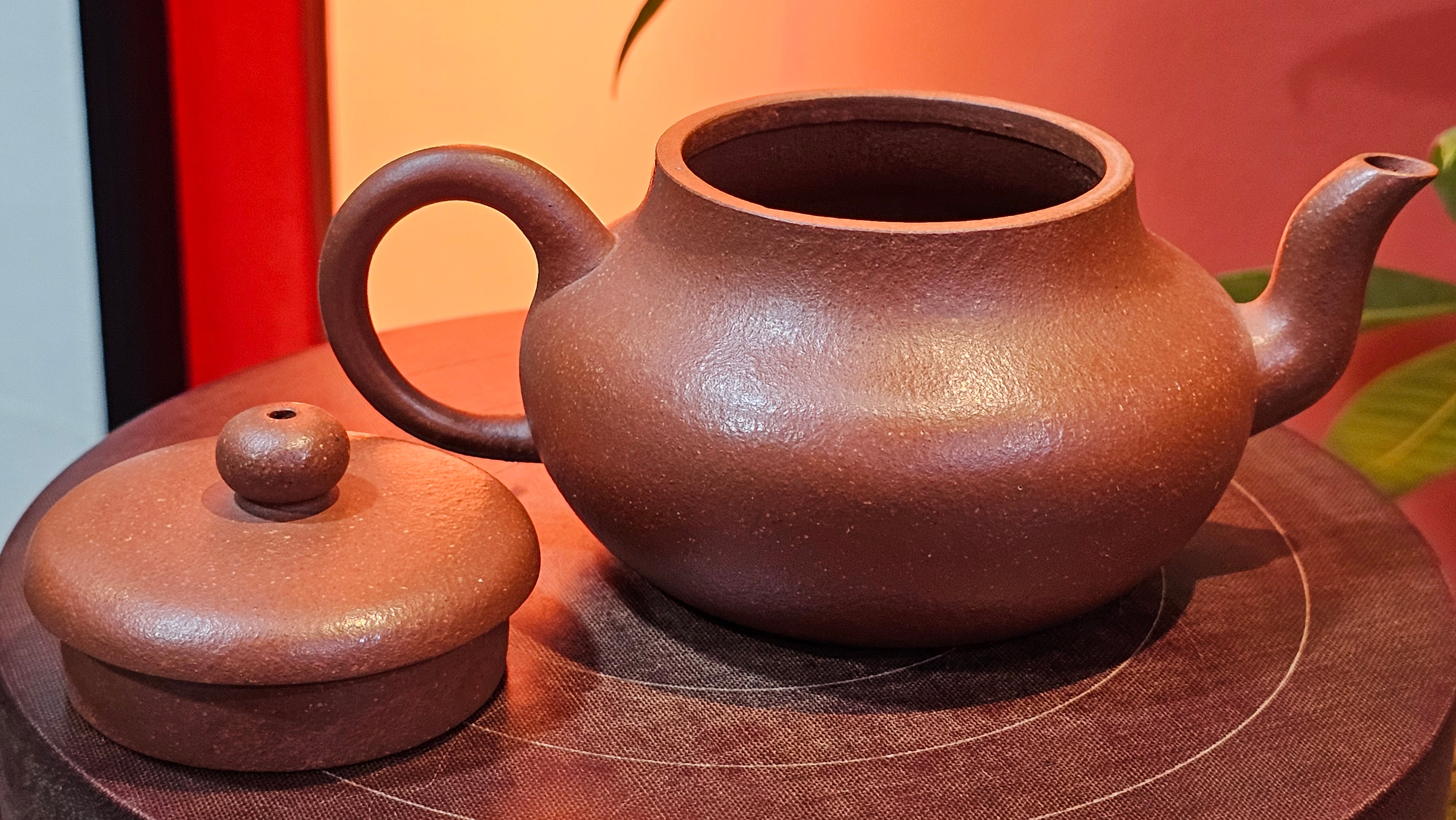 Jun De 君德, 193.7ml, Hong Jiang Po Ni 红降坡泥, by Craftsman Chen Gui Zhi 陈桂枝。(Red JiangPoNi is rarer than Yellow JiangPoNi, XiaoMeiYao ZhuNi & ZhaoZhuang ZhuNi)~Congratulations!to Mr E.W.! 1127hrs 19th Sept 2025, Berkeley, CA.