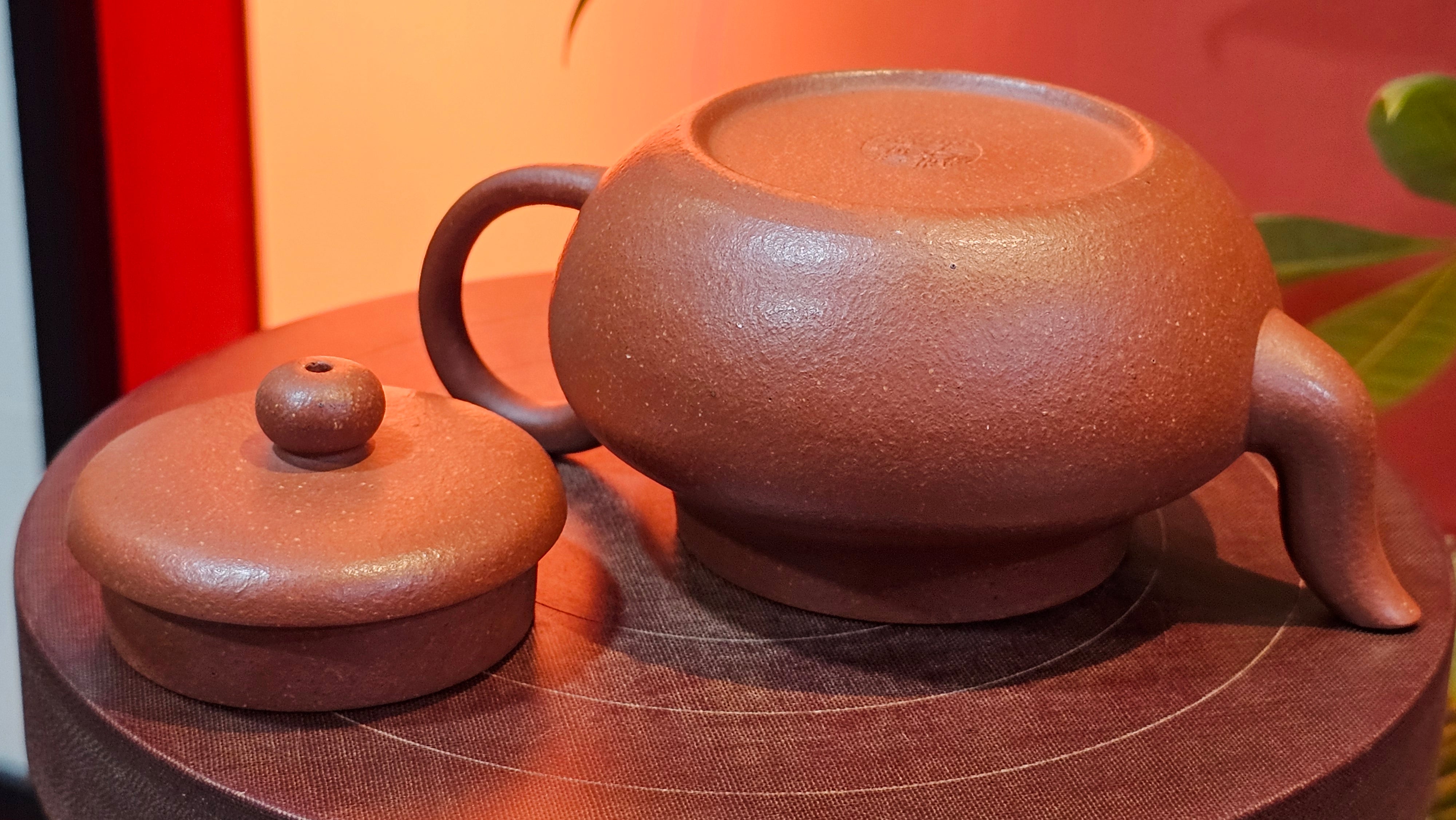 Jun De 君德, 193.7ml, Hong Jiang Po Ni 红降坡泥, by Craftsman Chen Gui Zhi 陈桂枝。(Red JiangPoNi is rarer than Yellow JiangPoNi, XiaoMeiYao ZhuNi & ZhaoZhuang ZhuNi)~Congratulations!to Mr E.W.! 1127hrs 19th Sept 2025, Berkeley, CA.