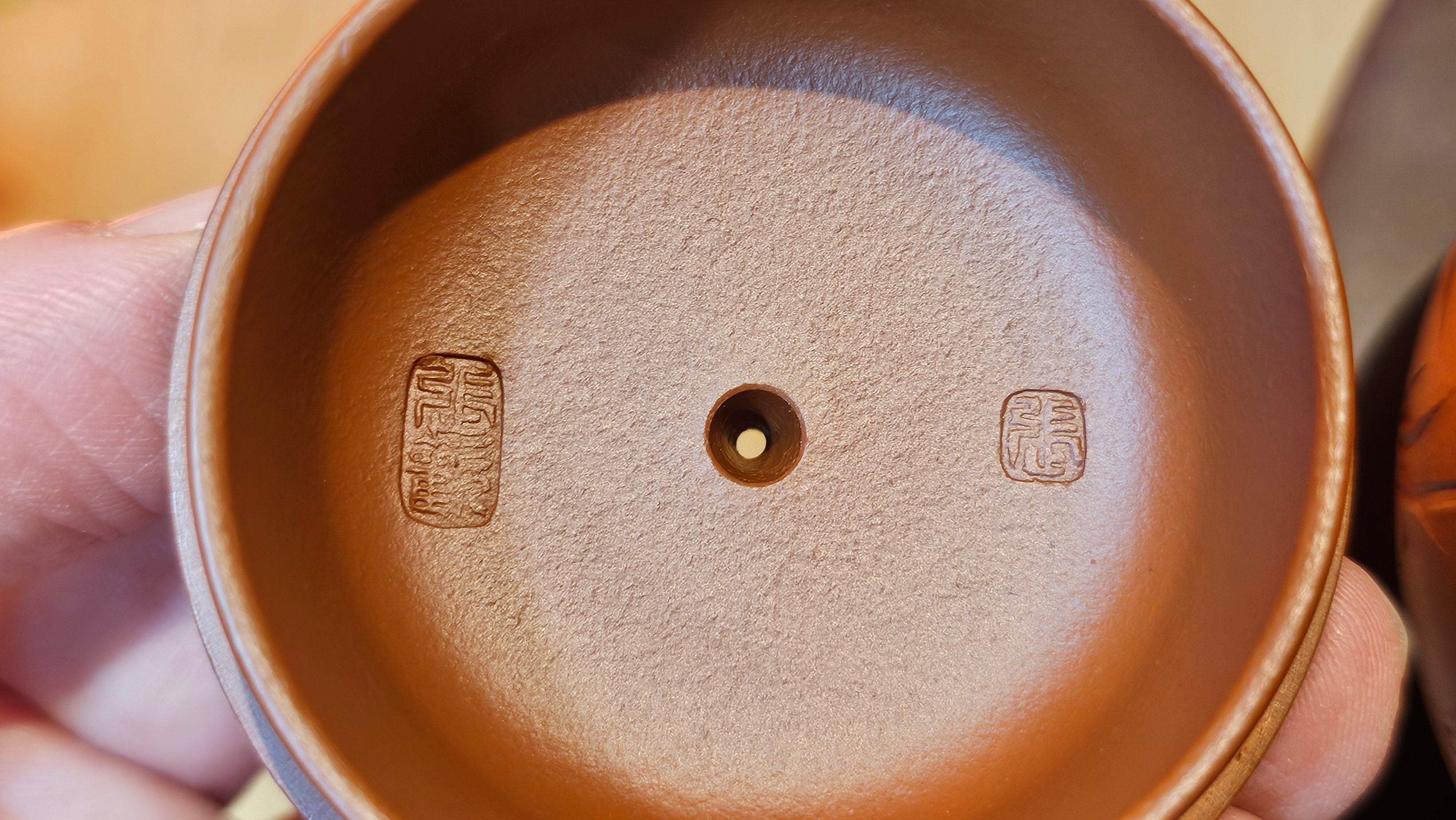 Qing Shi Gong Deng《清式宫灯》, 140.8ml, Xiao Hong Ni 小红泥, by our Craftsman Zhang Huan 张欢, Engraving by Craftsman Pe'eng Pe'eng 芃芃 ~ Congratulations to Mr J.G.! 2129hrs 10th August 2025, Sydney, Australia🇦🇺!