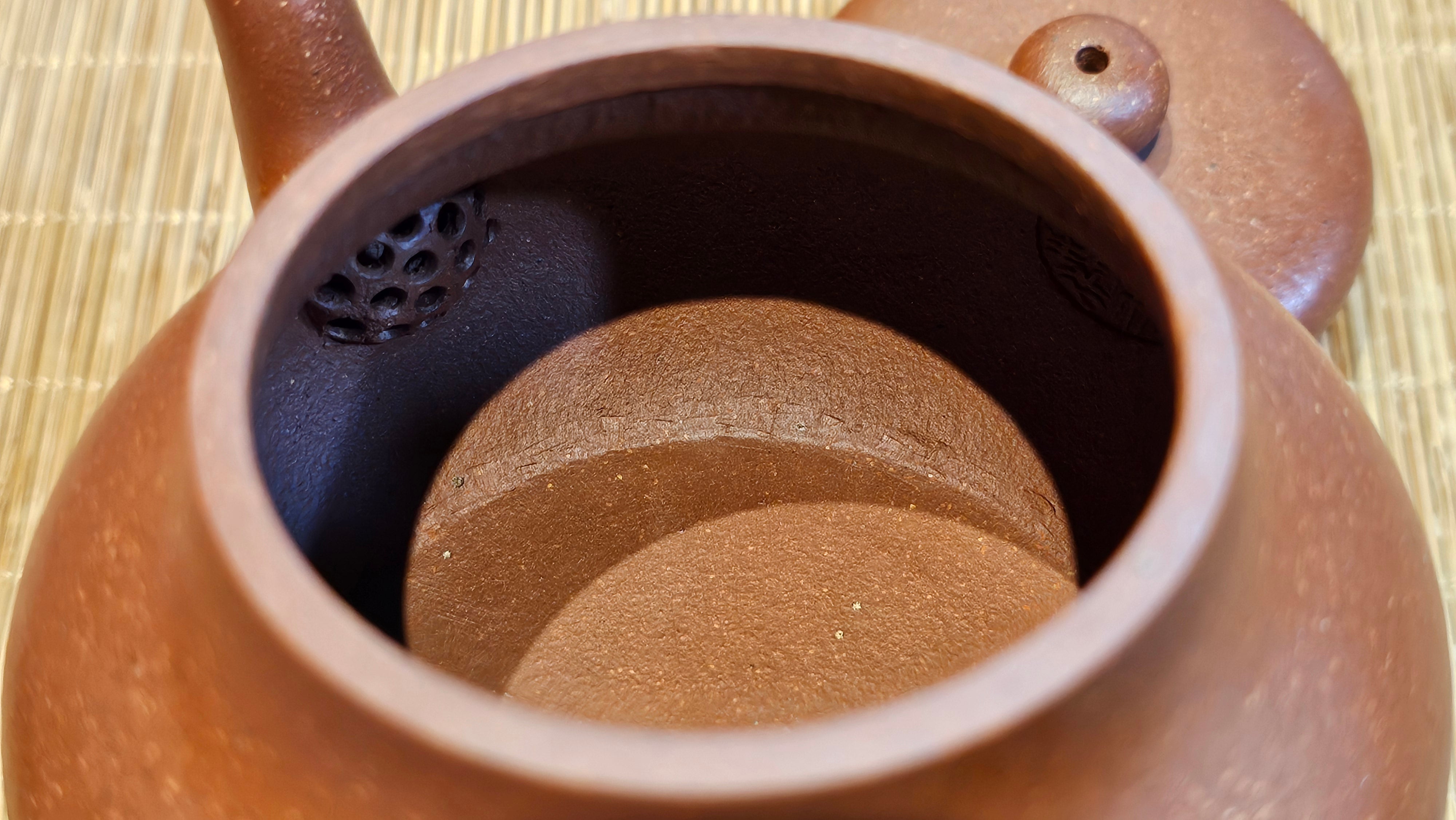 Jun De 君德, 193.7ml, Hong Jiang Po Ni 红降坡泥, by Craftsman Chen Gui Zhi 陈桂枝。(Red JiangPoNi is rarer than Yellow JiangPoNi, XiaoMeiYao ZhuNi & ZhaoZhuang ZhuNi)~Congratulations!to Mr E.W.! 1127hrs 19th Sept 2025, Berkeley, CA.