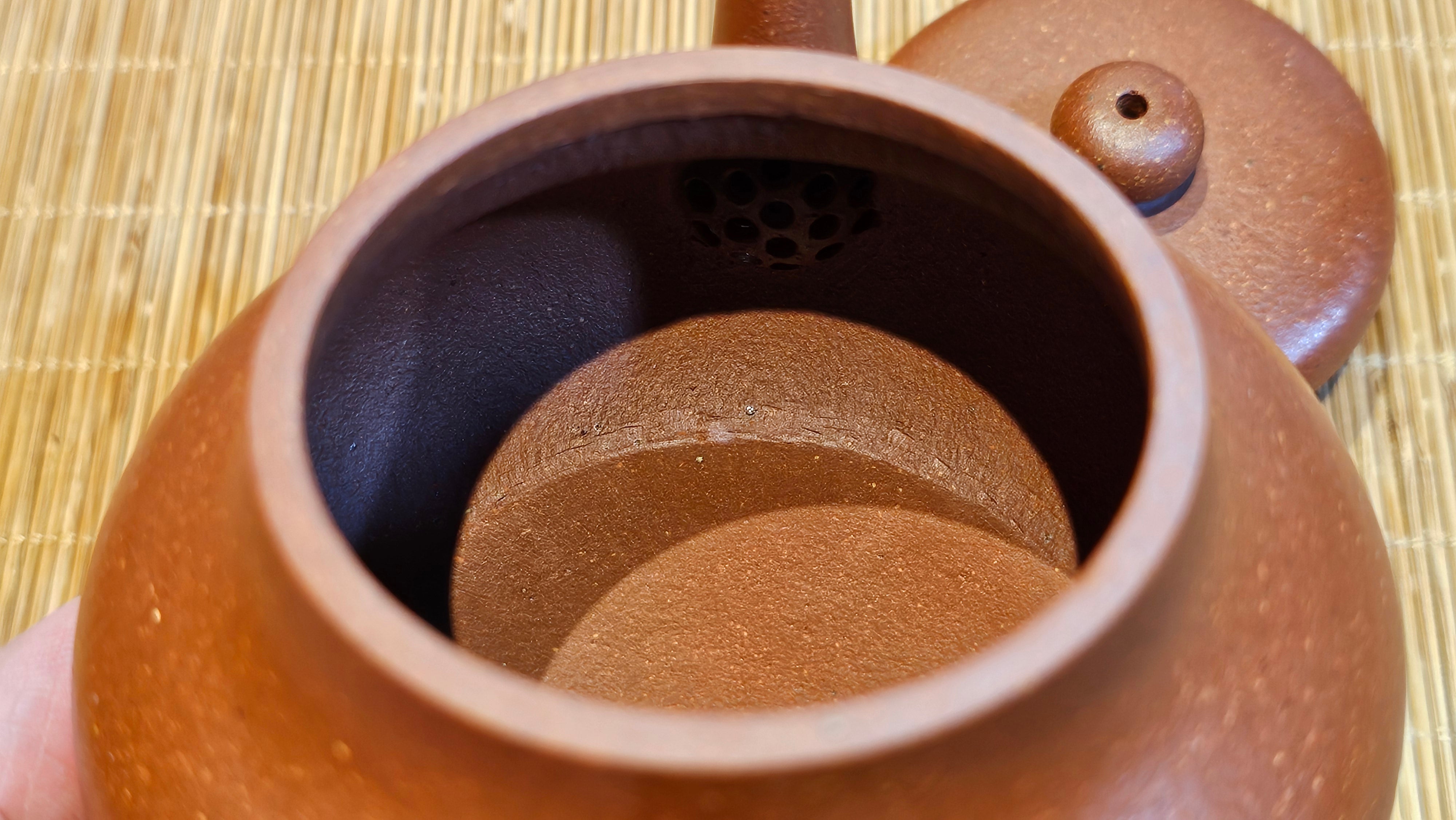 Jun De 君德, 193.7ml, Hong Jiang Po Ni 红降坡泥, by Craftsman Chen Gui Zhi 陈桂枝。(Red JiangPoNi is rarer than Yellow JiangPoNi, XiaoMeiYao ZhuNi & ZhaoZhuang ZhuNi)~Congratulations!to Mr E.W.! 1127hrs 19th Sept 2025, Berkeley, CA.