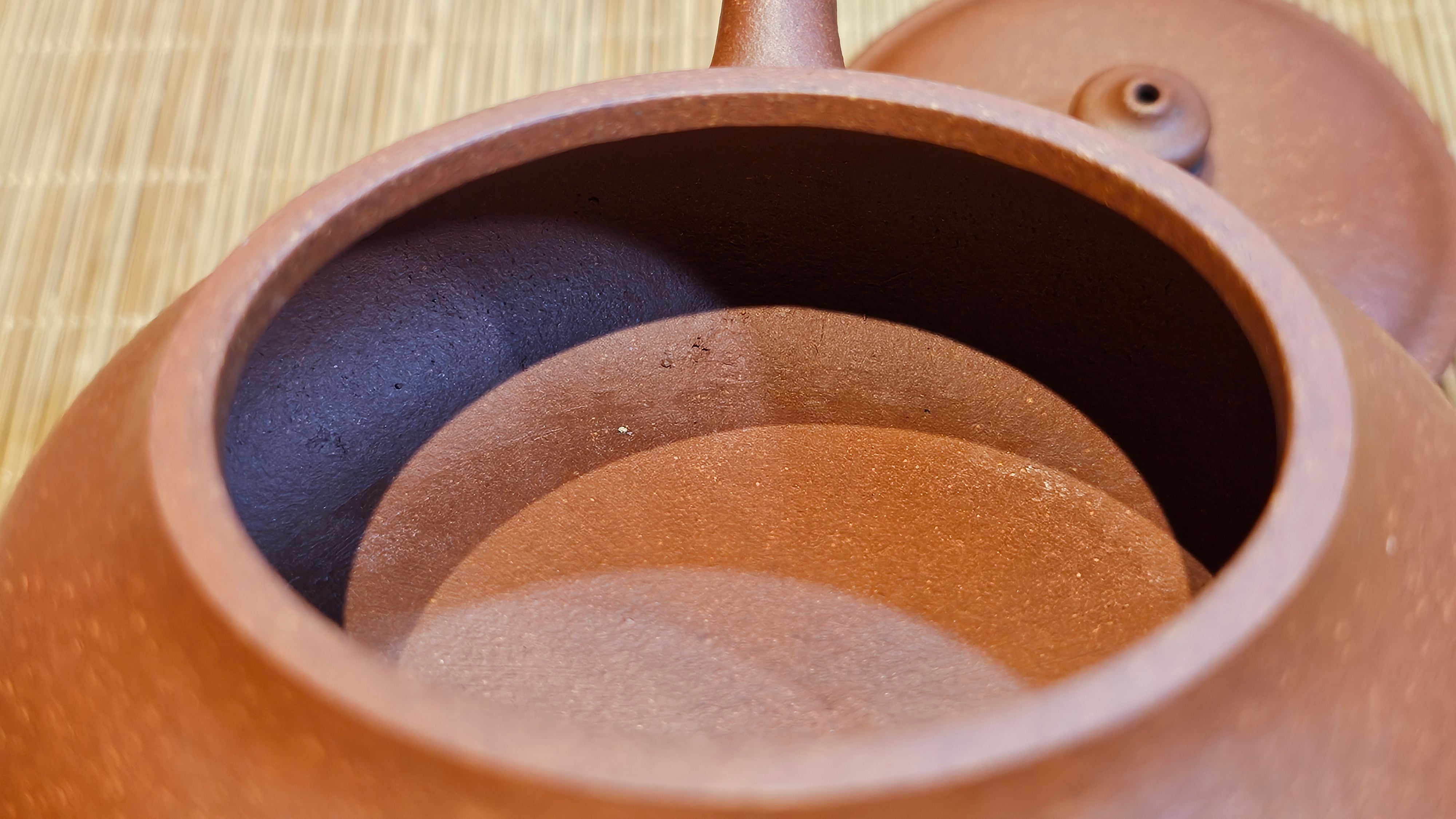 Ming Lu 明炉, 149.6ml, Hong Jiang Po Ni 红降坡泥, by our Collaborative Craftsman Chen Gui Zhi 陈桂枝。(Red JiangPoNi is rarer than Yellow JiangPoNi, XiaoMeiYao ZhuNi & ZhaoZhuang ZhuNi) ~ Congratulations to Prof J.! 2129hrs 5th August 2025, Bowie, MD.