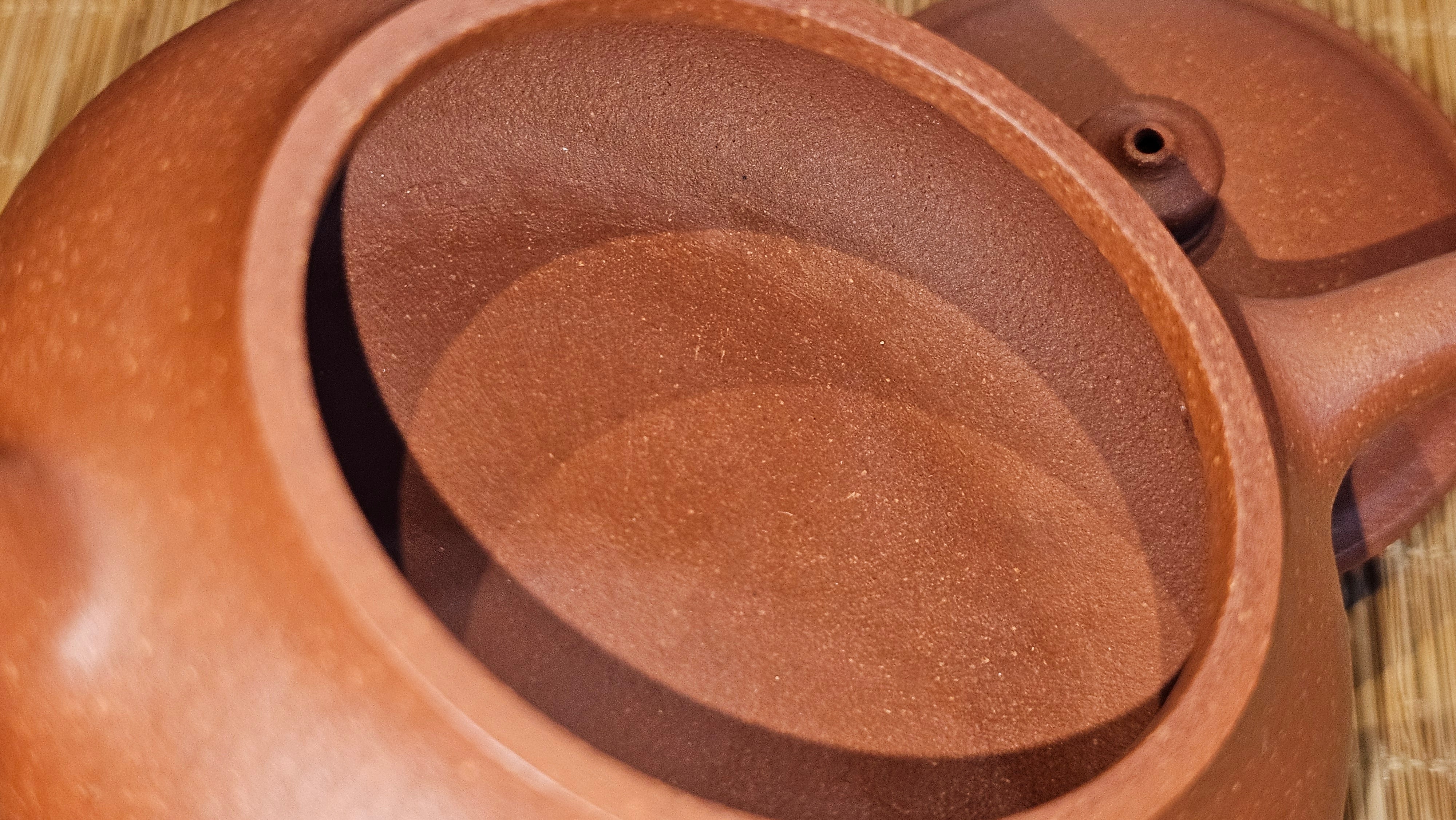 Ming Lu 明炉, 149.6ml, Hong Jiang Po Ni 红降坡泥, by our Collaborative Craftsman Chen Gui Zhi 陈桂枝。(Red JiangPoNi is rarer than Yellow JiangPoNi, XiaoMeiYao ZhuNi & ZhaoZhuang ZhuNi) ~ Congratulations to Prof J.! 2129hrs 5th August 2025, Bowie, MD.