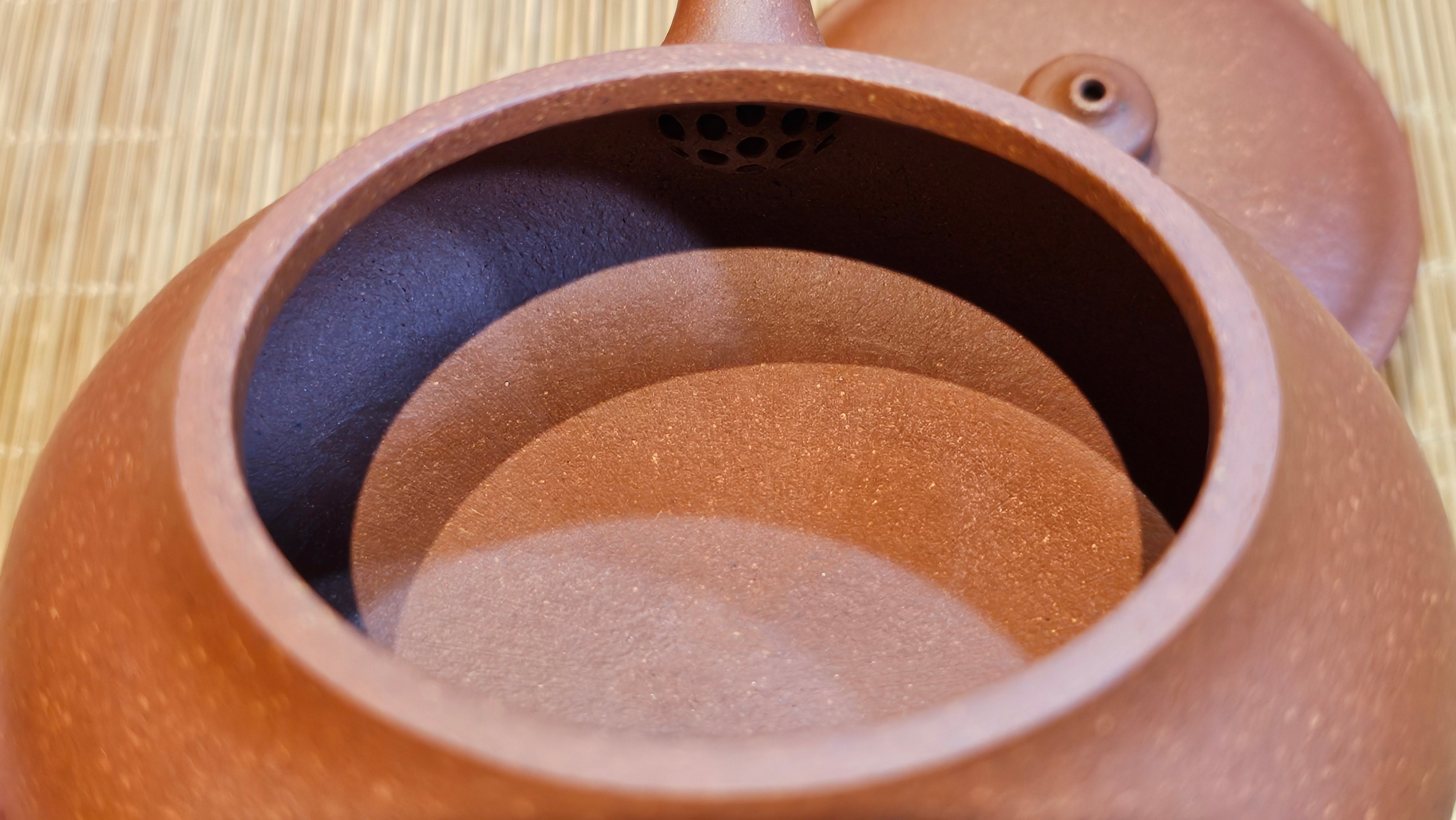 Ming Lu 明炉, 149.6ml, Hong Jiang Po Ni 红降坡泥, by our Collaborative Craftsman Chen Gui Zhi 陈桂枝。(Red JiangPoNi is rarer than Yellow JiangPoNi, XiaoMeiYao ZhuNi & ZhaoZhuang ZhuNi) ~ Congratulations to Prof J.! 2129hrs 5th August 2025, Bowie, MD.